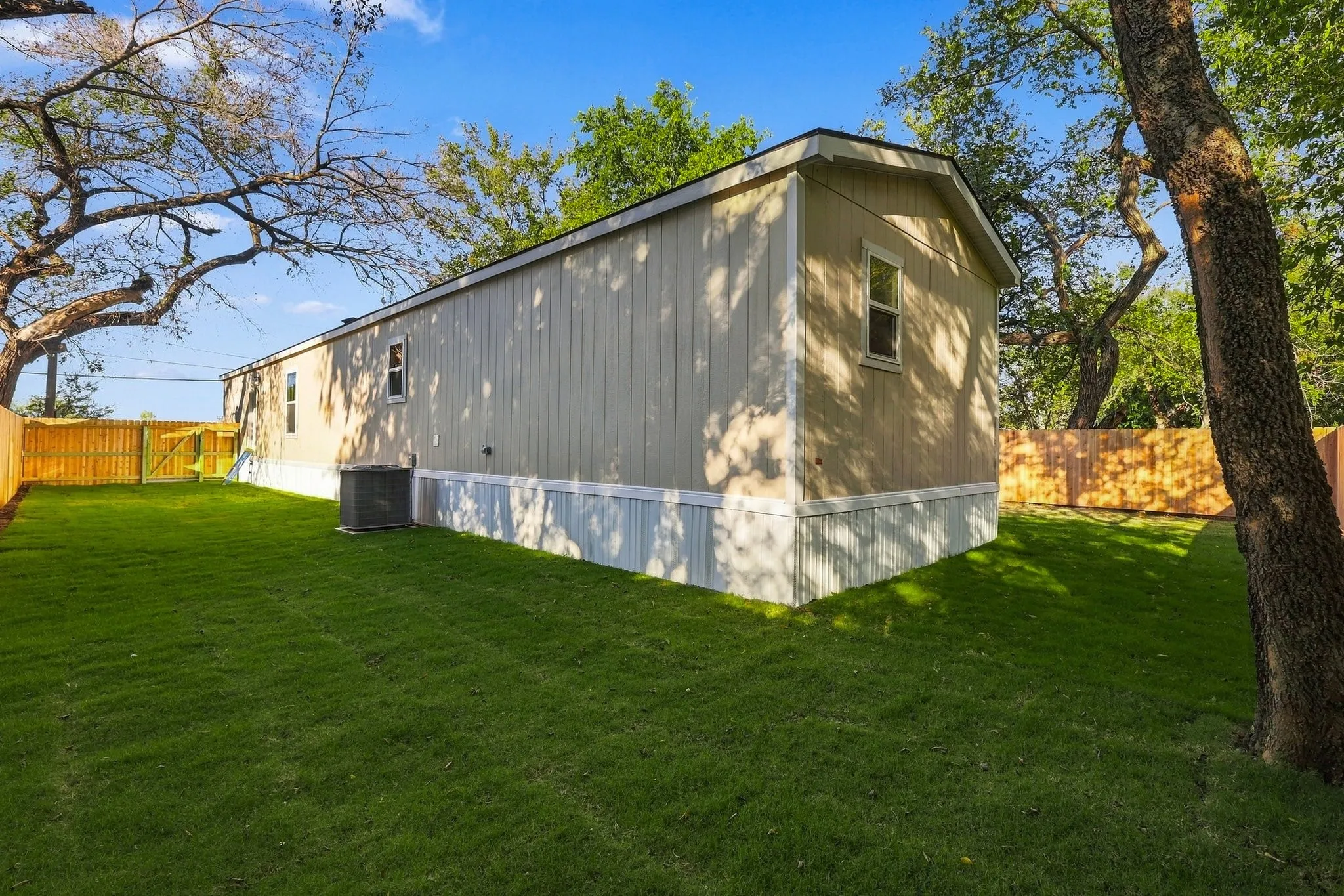 Manufactured Home For Sale in Wise County , 517 Main Street, Bridgeport, Texas 76426, 3 Bedroom, 2 Bathroom, Garage spaces, 1,216 Sqft, built in 2025, mls#21397980, Real Estate Agent in Bridgeport, Homes For Sale in Wise county, Homes For Sale in Bridgeport, Realtor in Bridgeport Texas, Real Estate Brokerage Independent Realty Texas, Luminita Cordes Realtor
