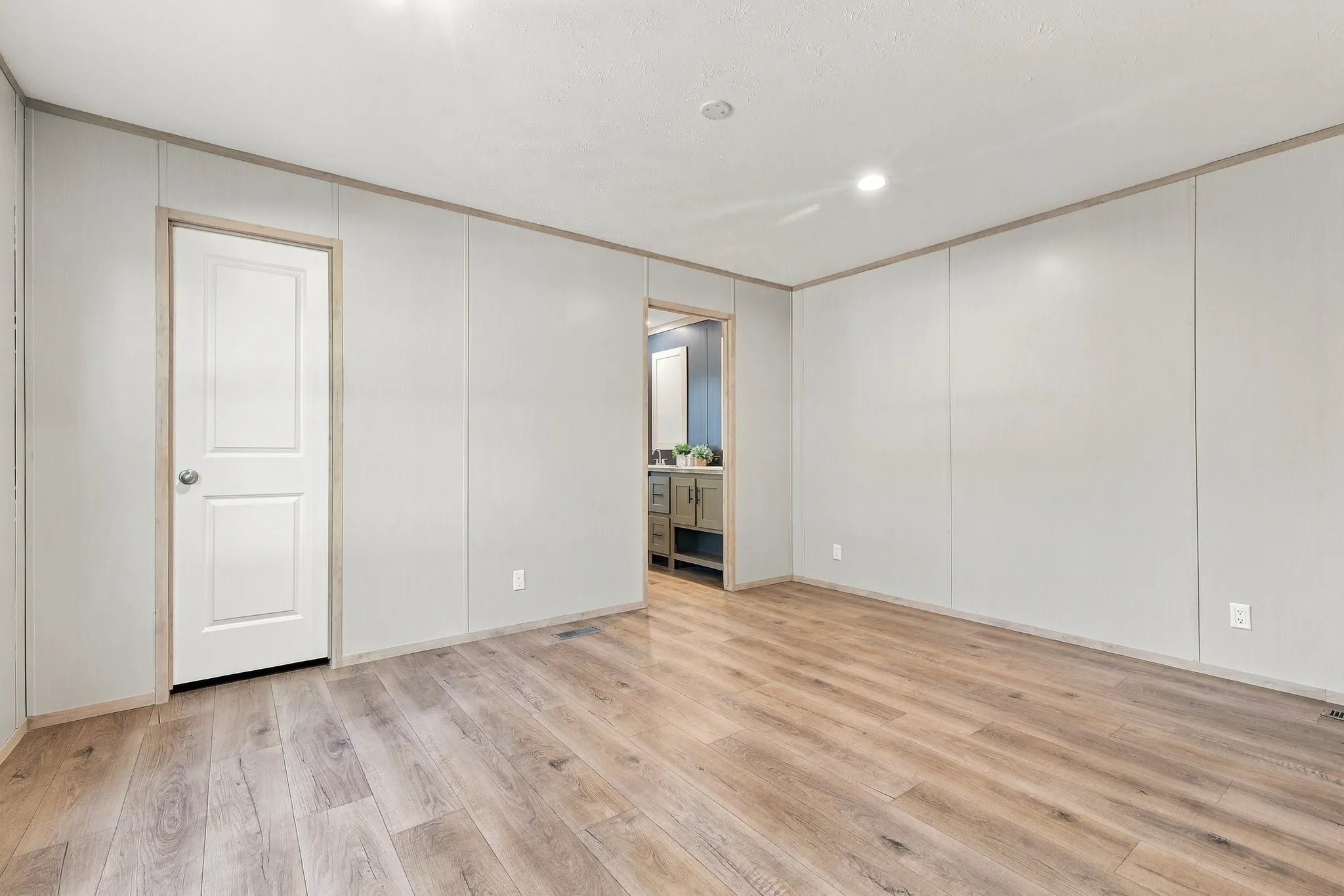 Manufactured Home For Sale in Wise County , 517 Main Street, Bridgeport, Texas 76426, 3 Bedroom, 2 Bathroom, Garage spaces, 1,216 Sqft, built in 2025, mls#21397980, Real Estate Agent in Bridgeport, Homes For Sale in Wise county, Homes For Sale in Bridgeport, Realtor in Bridgeport Texas, Real Estate Brokerage Independent Realty Texas, Luminita Cordes Realtor