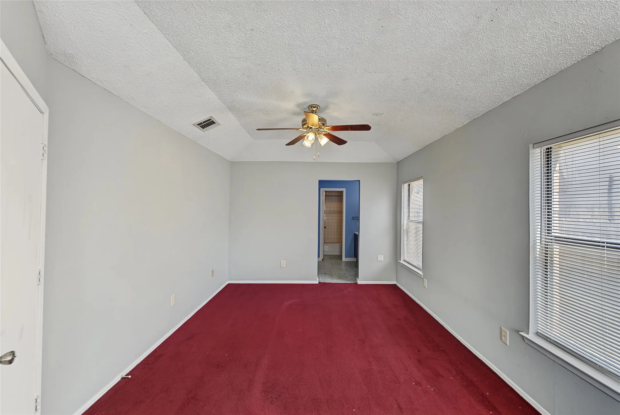 Single Family Residence For Sale in Dallas County , 206 Southerland Avenue, Mesquite, Texas 75150, 3 Bedroom, 2 Bathroom, 2 Garage spaces, 1,512 Sqft, built in 1982, mls#21401113, Real Estate Agent in Mesquite, Homes For Sale in Dallas county, Homes For Sale in Mesquite, Realtor in Mesquite Texas, Real Estate Brokerage Independent Realty Texas, Luminita Cordes Realtor