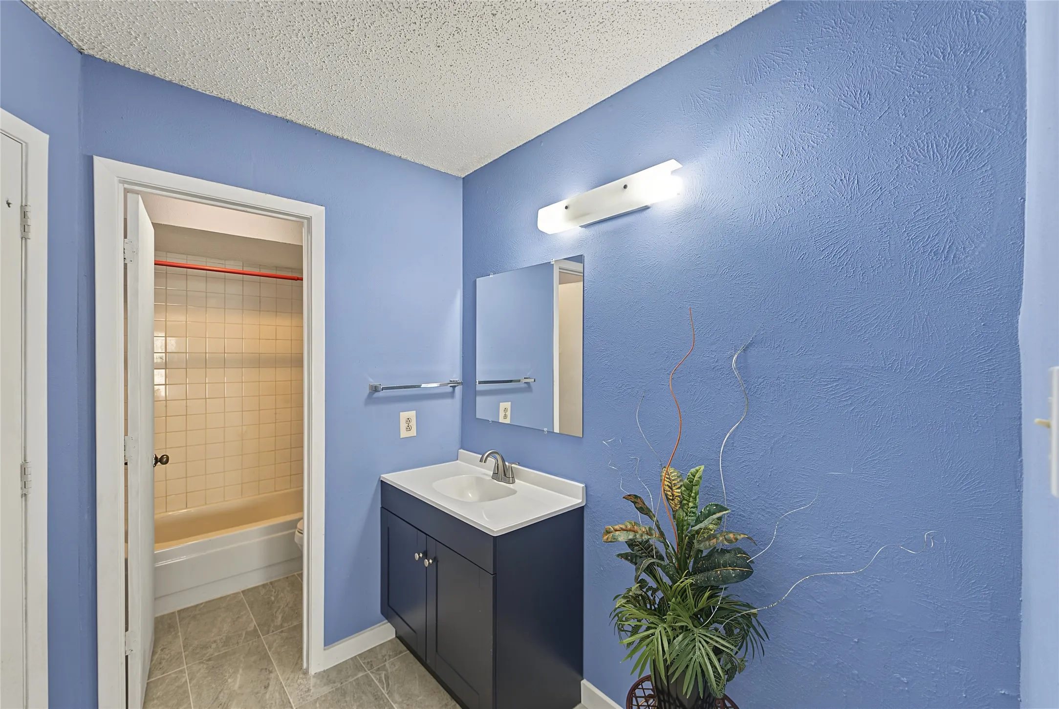 Single Family Residence For Sale in Dallas County , 206 Southerland Avenue, Mesquite, Texas 75150, 3 Bedroom, 2 Bathroom, 2 Garage spaces, 1,512 Sqft, built in 1982, mls#21401113, Real Estate Agent in Mesquite, Homes For Sale in Dallas county, Homes For Sale in Mesquite, Realtor in Mesquite Texas, Real Estate Brokerage Independent Realty Texas, Luminita Cordes Realtor