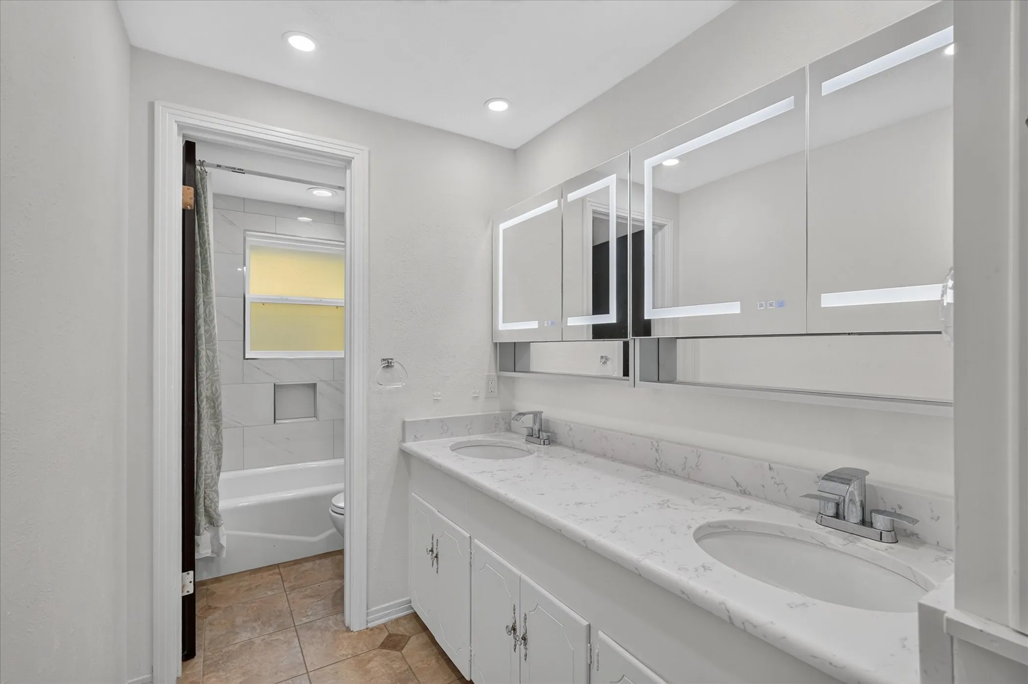 Single Family Residence For Rent in Dallas County , 9584 Ash Creek Drive, Dallas, Texas 75228, 4 Bedroom, 3 Bathroom, 3 Garage spaces, 2,520 Sqft, built in 1966, mls#21404645, Real Estate Agent in Dallas, Homes For Rent in Dallas county, Homes For Rent in Dallas, Realtor in Dallas Texas, Real Estate Brokerage Independent Realty Texas, Luminita Cordes Realtor