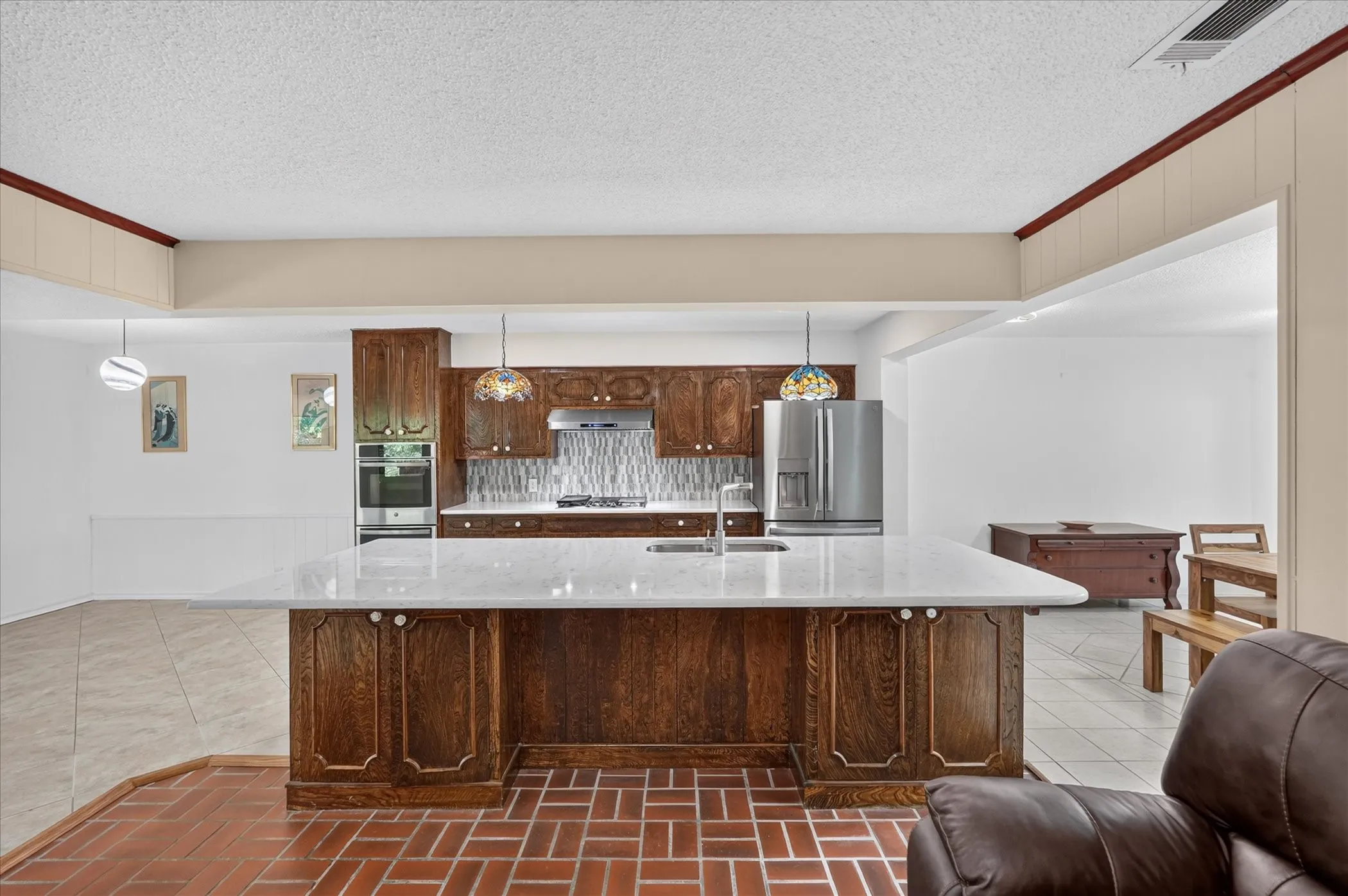Single Family Residence For Rent in Dallas County , 9584 Ash Creek Drive, Dallas, Texas 75228, 4 Bedroom, 3 Bathroom, 3 Garage spaces, 2,520 Sqft, built in 1966, mls#21404645, Real Estate Agent in Dallas, Homes For Rent in Dallas county, Homes For Rent in Dallas, Realtor in Dallas Texas, Real Estate Brokerage Independent Realty Texas, Luminita Cordes Realtor