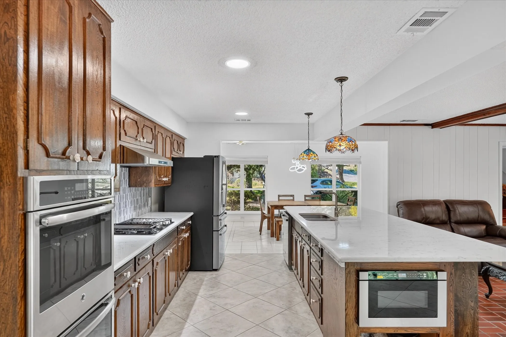 Single Family Residence For Rent in Dallas County , 9584 Ash Creek Drive, Dallas, Texas 75228, 4 Bedroom, 3 Bathroom, 3 Garage spaces, 2,520 Sqft, built in 1966, mls#21404645, Real Estate Agent in Dallas, Homes For Rent in Dallas county, Homes For Rent in Dallas, Realtor in Dallas Texas, Real Estate Brokerage Independent Realty Texas, Luminita Cordes Realtor