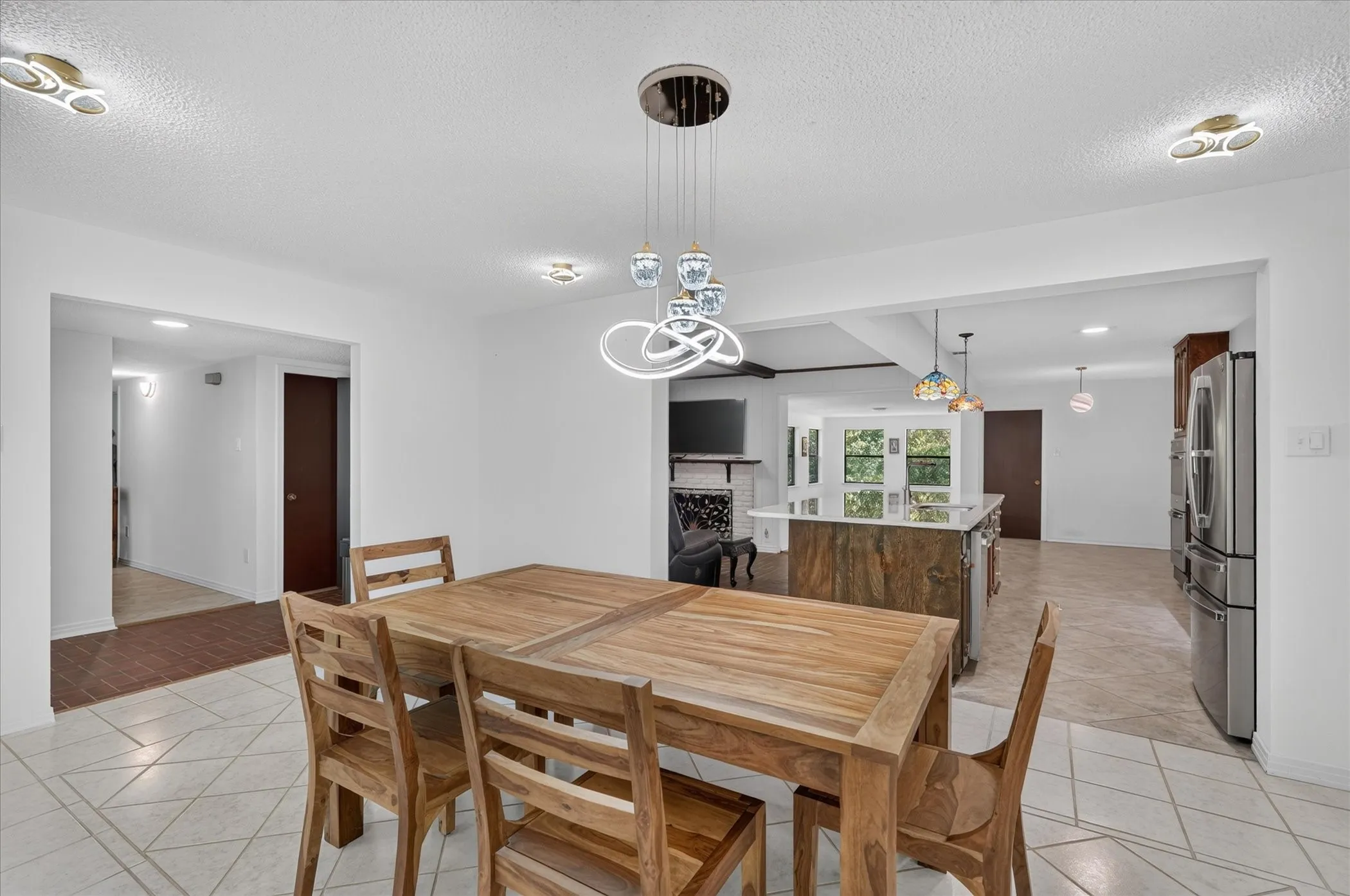 Single Family Residence For Rent in Dallas County , 9584 Ash Creek Drive, Dallas, Texas 75228, 4 Bedroom, 3 Bathroom, 3 Garage spaces, 2,520 Sqft, built in 1966, mls#21404645, Real Estate Agent in Dallas, Homes For Rent in Dallas county, Homes For Rent in Dallas, Realtor in Dallas Texas, Real Estate Brokerage Independent Realty Texas, Luminita Cordes Realtor