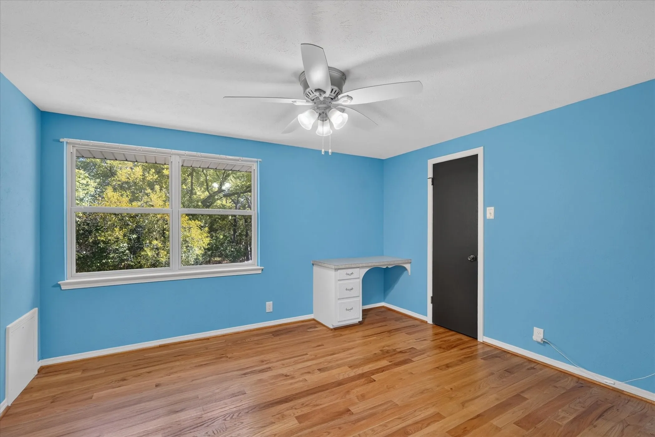 Single Family Residence For Rent in Dallas County , 9584 Ash Creek Drive, Dallas, Texas 75228, 4 Bedroom, 3 Bathroom, 3 Garage spaces, 2,520 Sqft, built in 1966, mls#21404645, Real Estate Agent in Dallas, Homes For Rent in Dallas county, Homes For Rent in Dallas, Realtor in Dallas Texas, Real Estate Brokerage Independent Realty Texas, Luminita Cordes Realtor