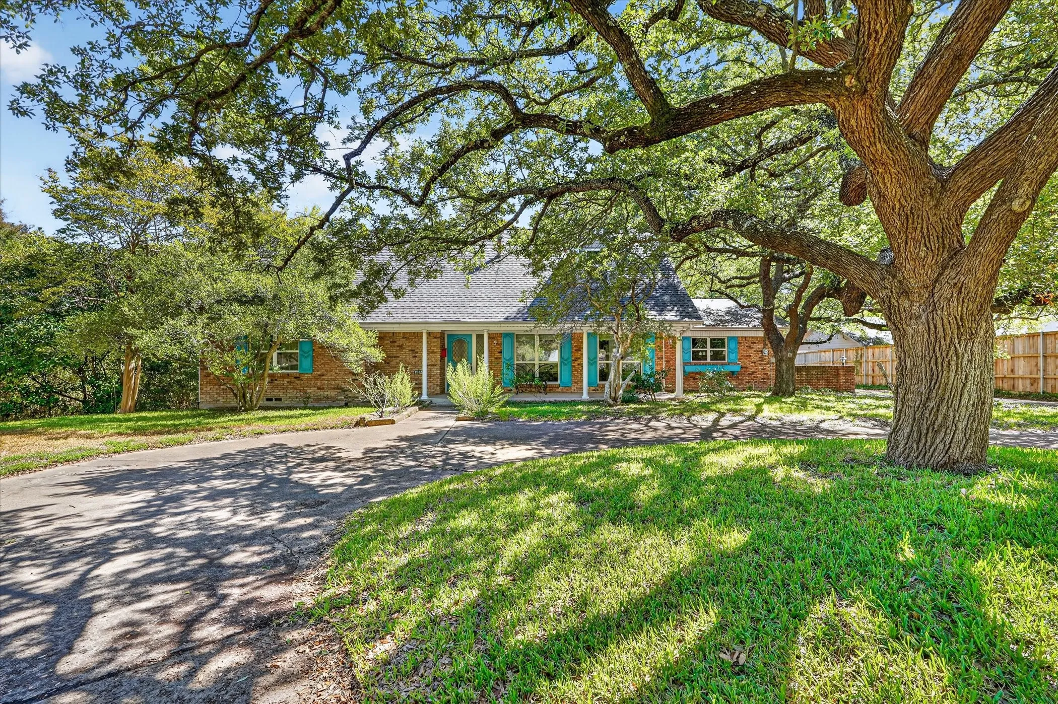 Single Family Residence For Rent