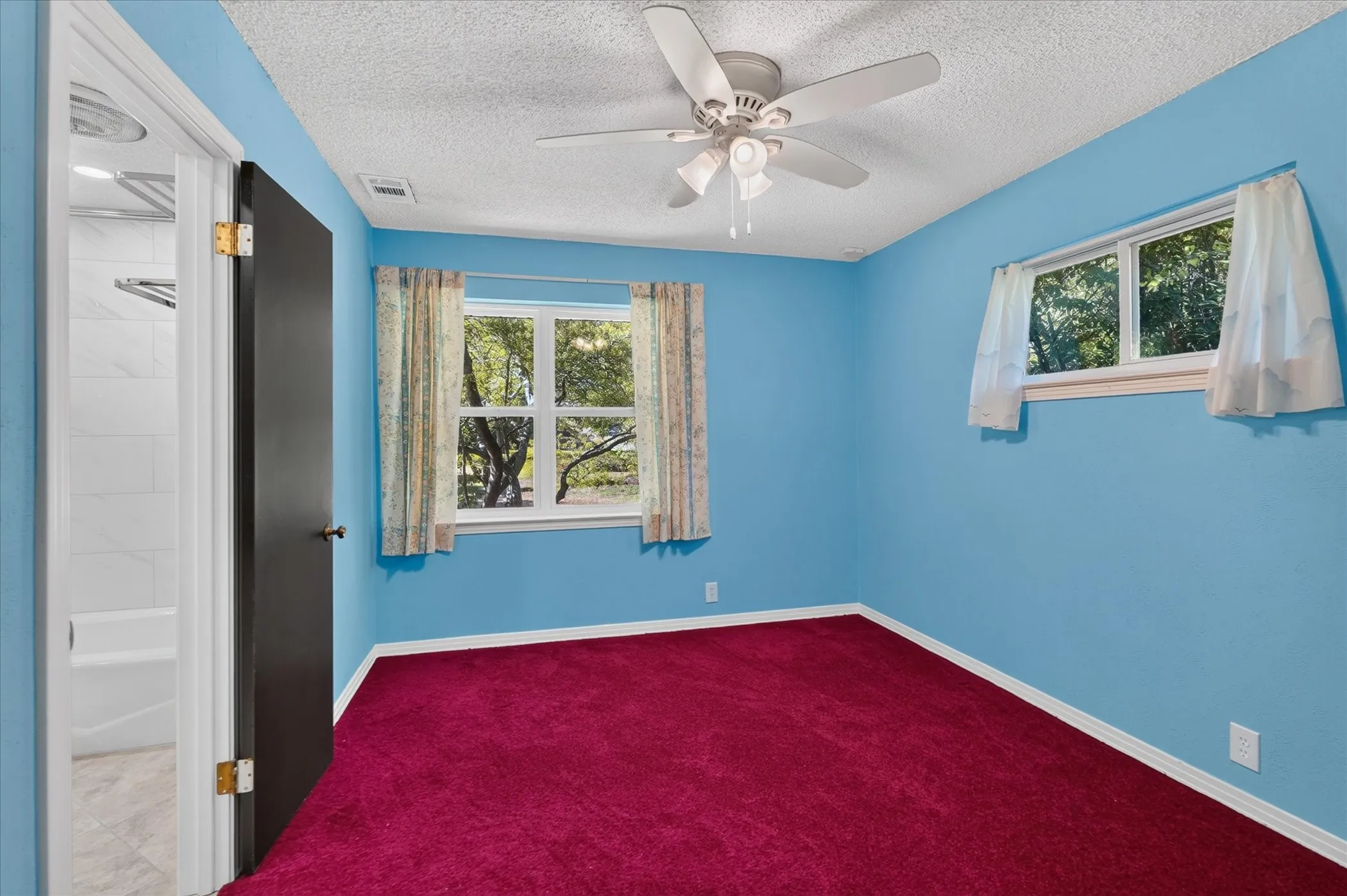 Single Family Residence For Rent in Dallas County , 9584 Ash Creek Drive, Dallas, Texas 75228, 4 Bedroom, 3 Bathroom, 3 Garage spaces, 2,520 Sqft, built in 1966, mls#21404645, Real Estate Agent in Dallas, Homes For Rent in Dallas county, Homes For Rent in Dallas, Realtor in Dallas Texas, Real Estate Brokerage Independent Realty Texas, Luminita Cordes Realtor
