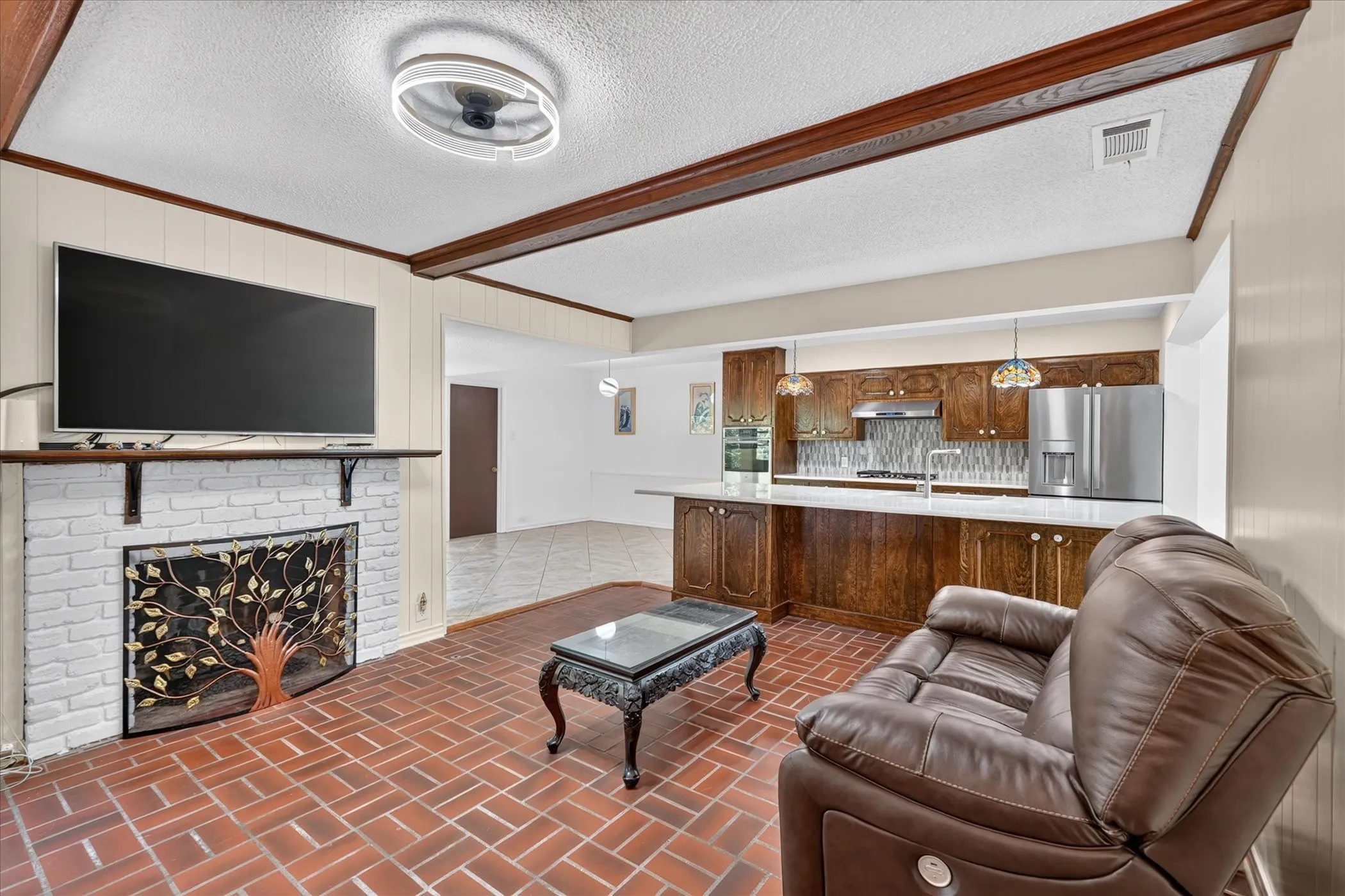 Single Family Residence For Rent in Dallas County , 9584 Ash Creek Drive, Dallas, Texas 75228, 4 Bedroom, 3 Bathroom, 3 Garage spaces, 2,520 Sqft, built in 1966, mls#21404645, Real Estate Agent in Dallas, Homes For Rent in Dallas county, Homes For Rent in Dallas, Realtor in Dallas Texas, Real Estate Brokerage Independent Realty Texas, Luminita Cordes Realtor