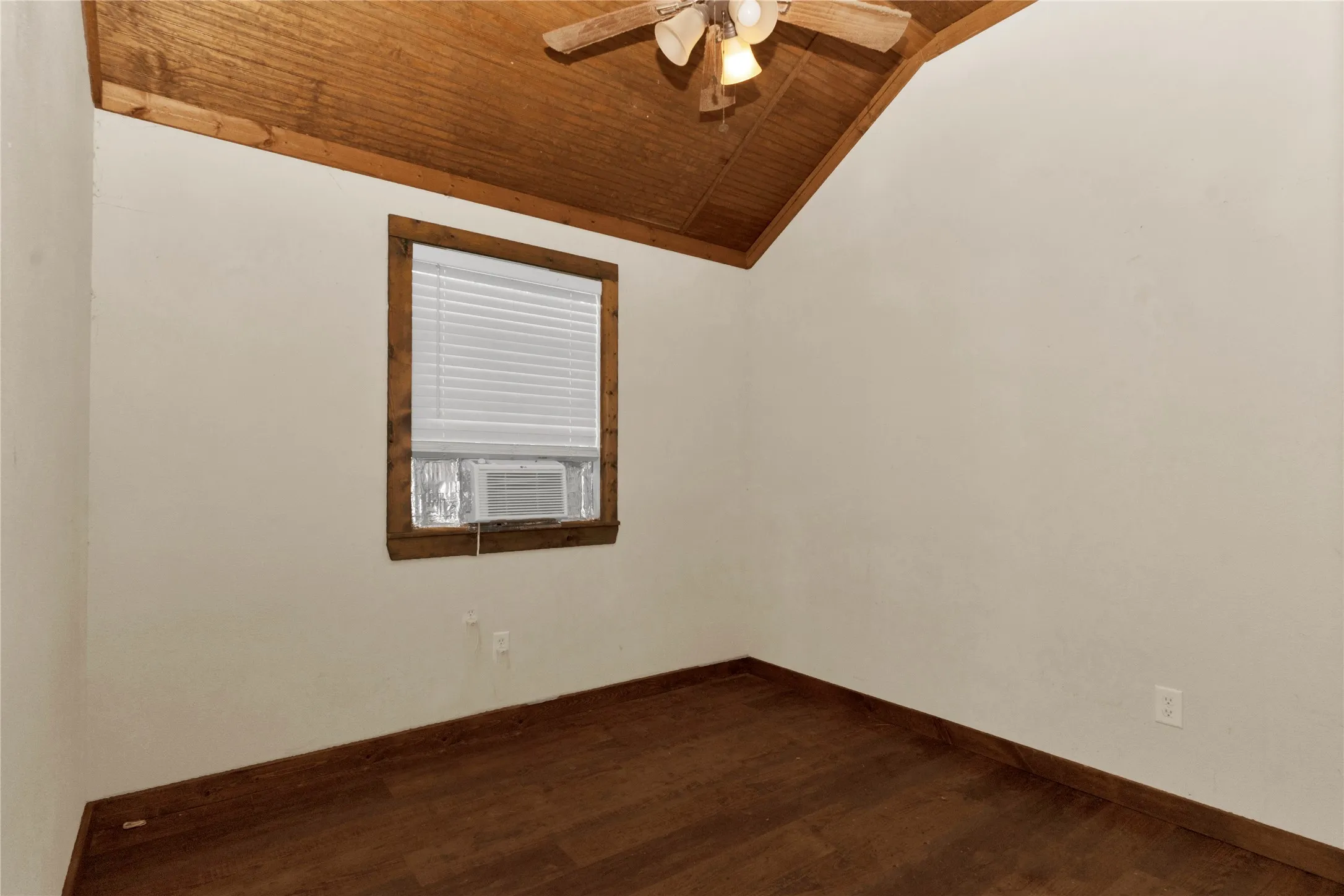 Farm For Sale in Erath County , 7635 W Fm 8, Stephenville, Texas 76401, 0, 0, Garage spaces, 896 Sqft, built in 2019, mls#21401336, Real Estate Agent in Stephenville, Homes For Sale in Erath county, Homes For Sale in Stephenville, Realtor in Stephenville Texas, Real Estate Brokerage Independent Realty Texas, Luminita Cordes Realtor