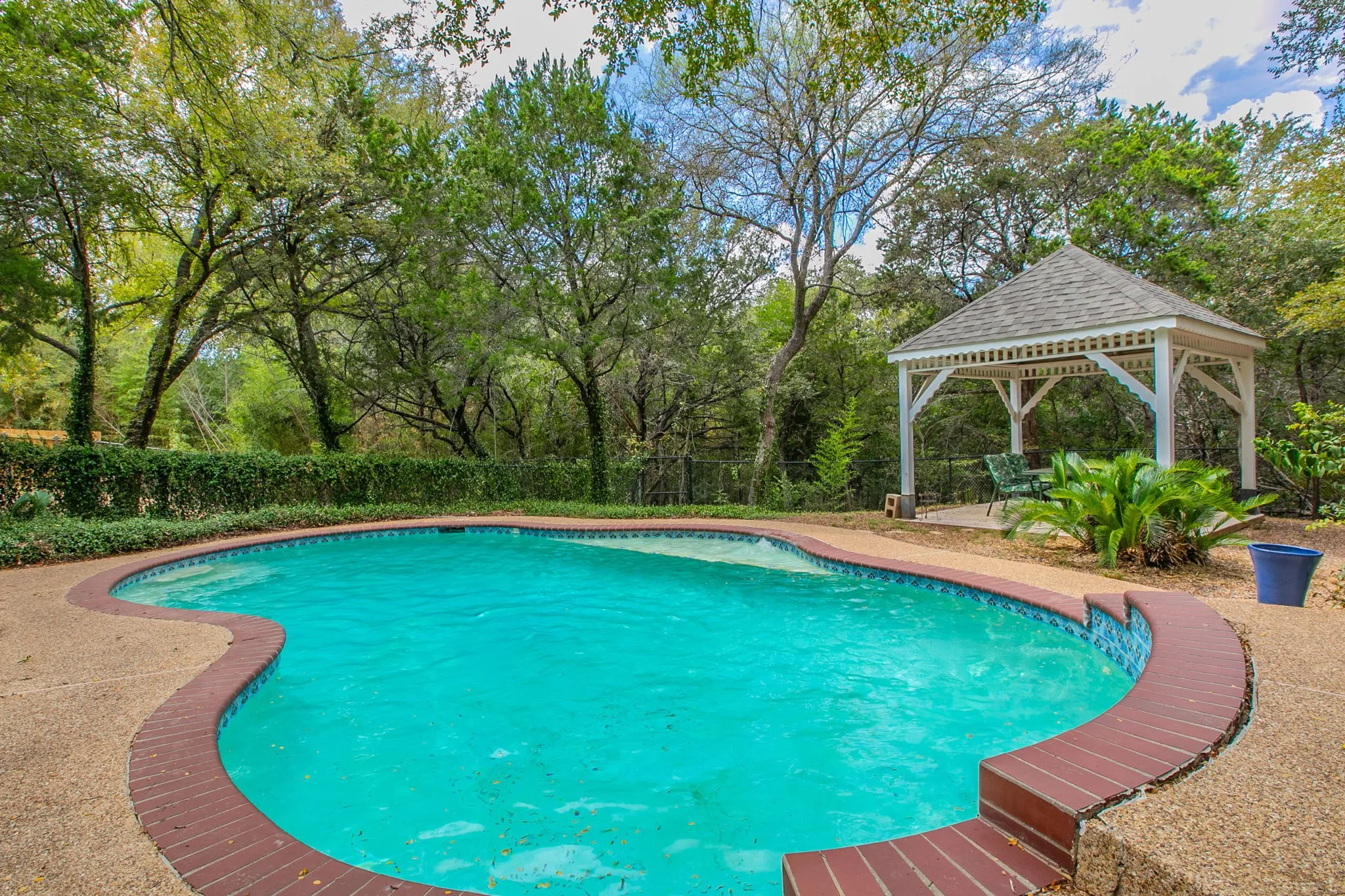 Single Family Residence For Sale in Mc Lennan County , 1051 Hidden Valley Court, Mc Gregor, Texas 76657, 4 Bedroom, 4 Bathroom, 3 Garage spaces, 3,558 Sqft, built in 1998, mls#21401992, Real Estate Agent in Mc Gregor, Homes For Sale in Mc Lennan county, Homes For Sale in Mc Gregor, Realtor in Mc Gregor Texas, Real Estate Brokerage Independent Realty Texas, Luminita Cordes Realtor