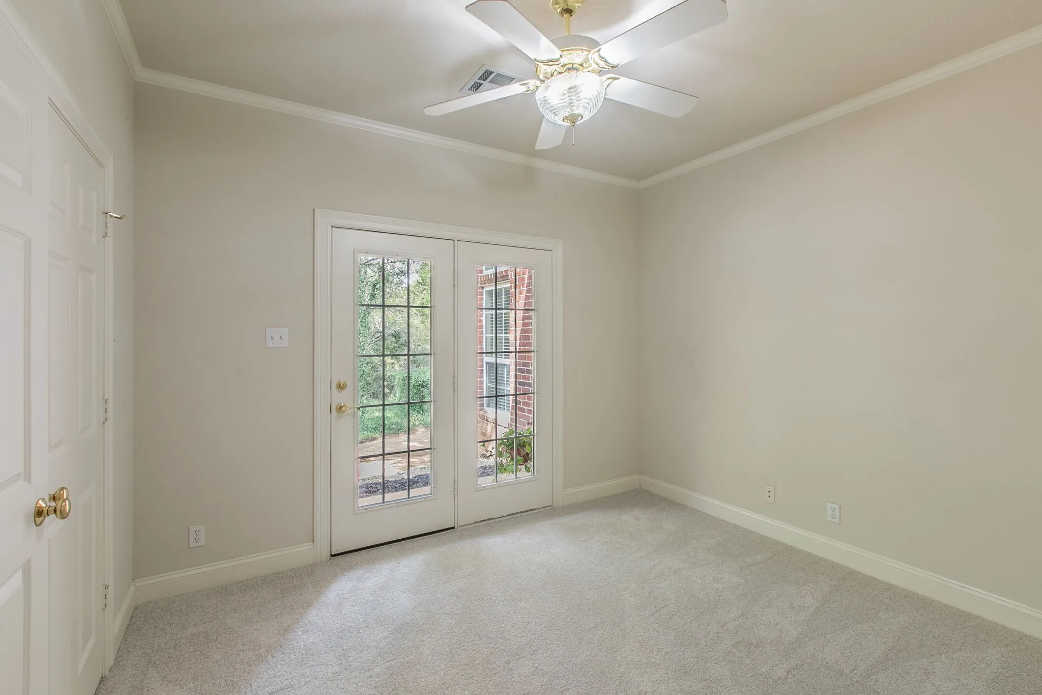 Single Family Residence For Sale in Mc Lennan County , 1051 Hidden Valley Court, Mc Gregor, Texas 76657, 4 Bedroom, 4 Bathroom, 3 Garage spaces, 3,558 Sqft, built in 1998, mls#21401992, Real Estate Agent in Mc Gregor, Homes For Sale in Mc Lennan county, Homes For Sale in Mc Gregor, Realtor in Mc Gregor Texas, Real Estate Brokerage Independent Realty Texas, Luminita Cordes Realtor