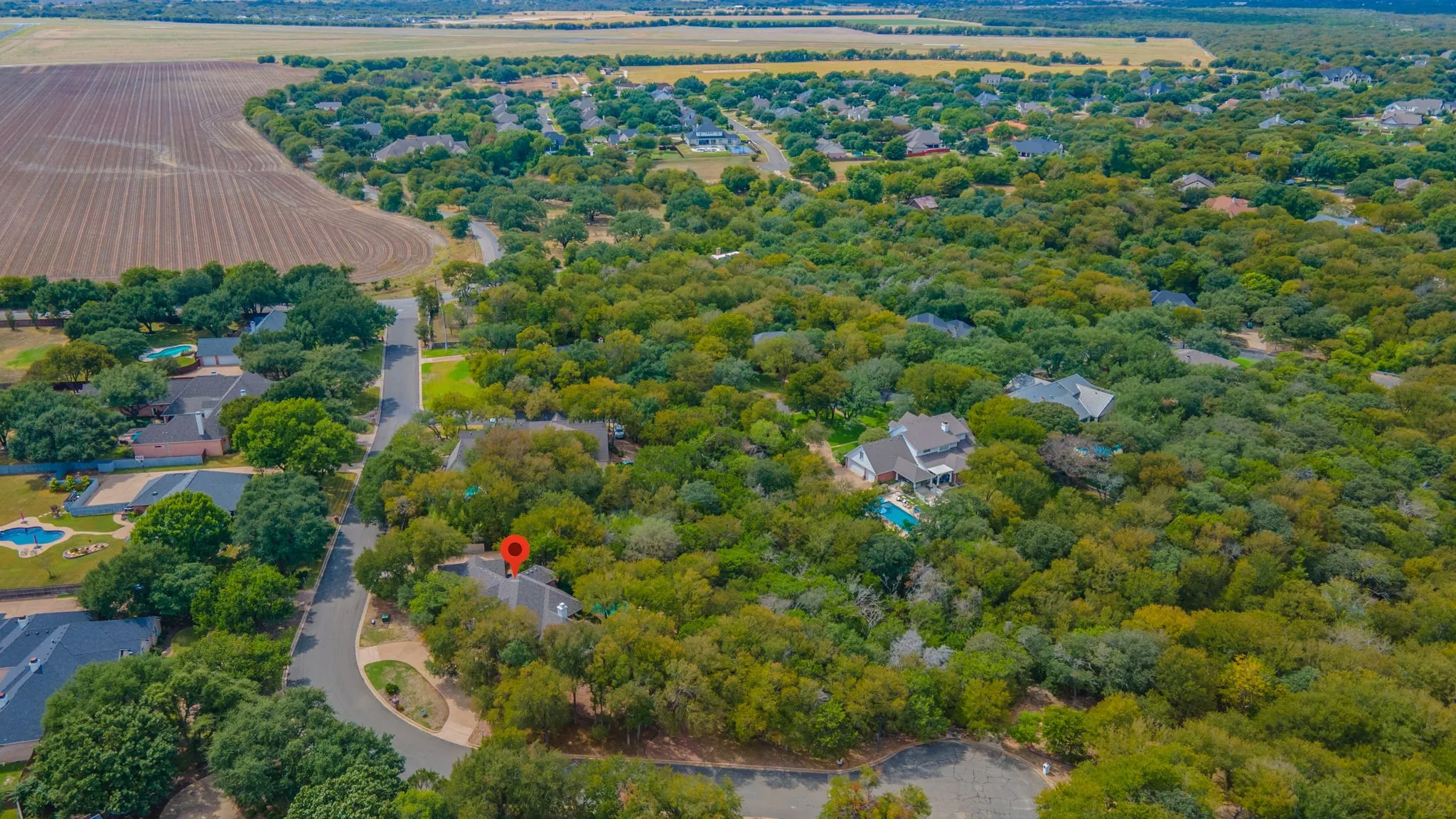 Single Family Residence For Sale in Mc Lennan County , 1051 Hidden Valley Court, Mc Gregor, Texas 76657, 4 Bedroom, 4 Bathroom, 3 Garage spaces, 3,558 Sqft, built in 1998, mls#21401992, Real Estate Agent in Mc Gregor, Homes For Sale in Mc Lennan county, Homes For Sale in Mc Gregor, Realtor in Mc Gregor Texas, Real Estate Brokerage Independent Realty Texas, Luminita Cordes Realtor
