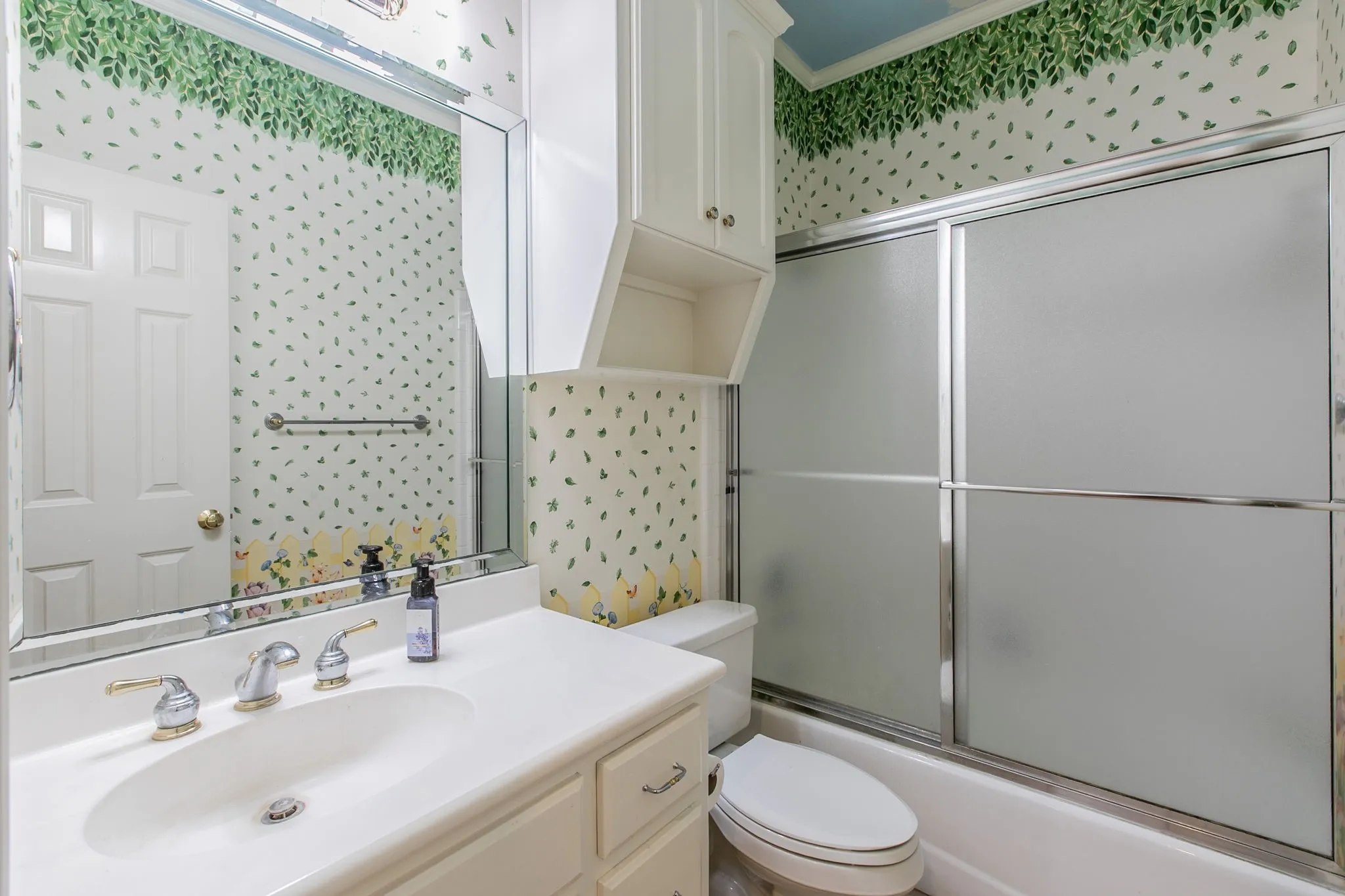 Single Family Residence For Sale in Mc Lennan County , 1051 Hidden Valley Court, Mc Gregor, Texas 76657, 4 Bedroom, 4 Bathroom, 3 Garage spaces, 3,558 Sqft, built in 1998, mls#21401992, Real Estate Agent in Mc Gregor, Homes For Sale in Mc Lennan county, Homes For Sale in Mc Gregor, Realtor in Mc Gregor Texas, Real Estate Brokerage Independent Realty Texas, Luminita Cordes Realtor