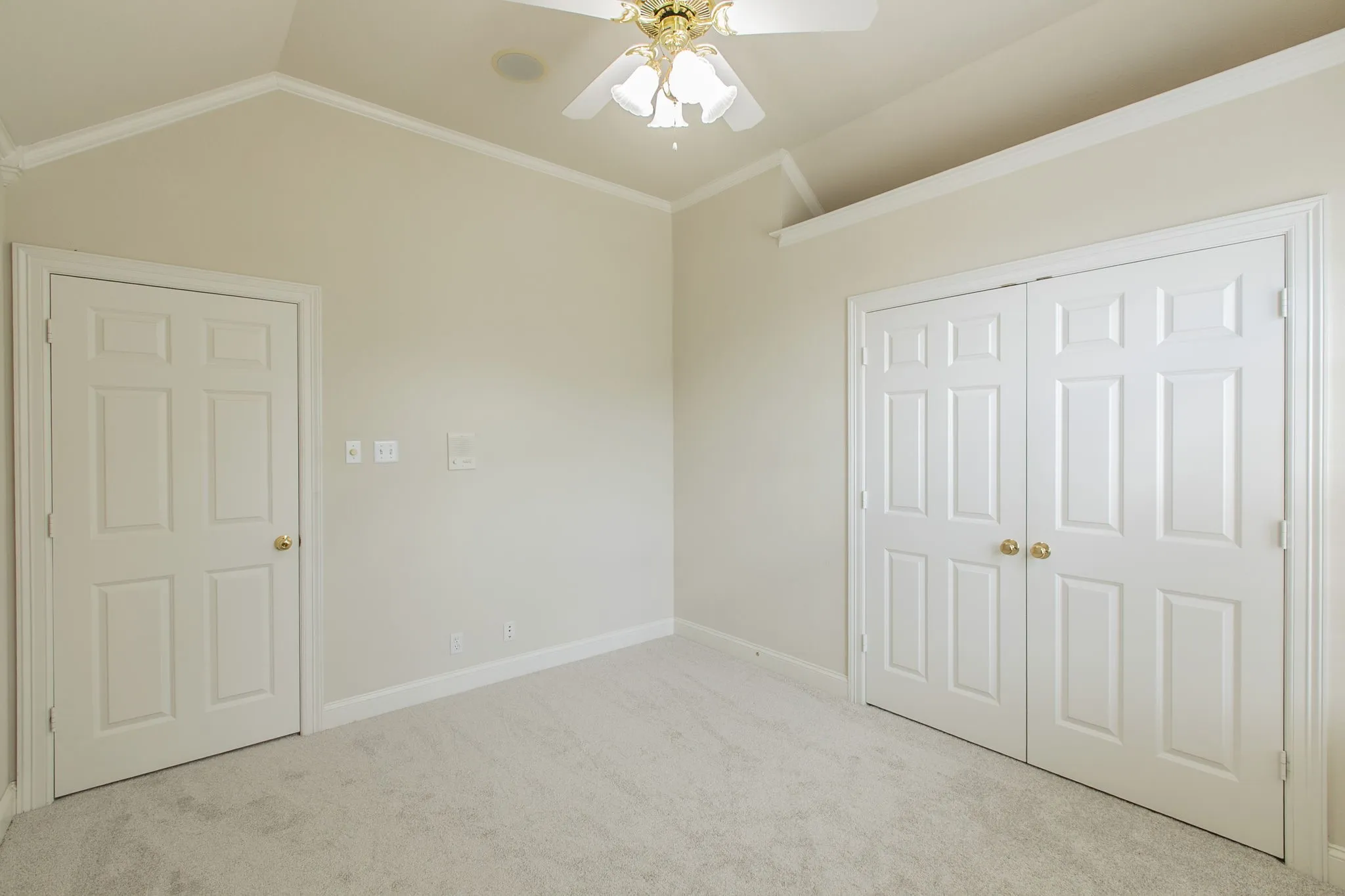 Single Family Residence For Sale in Mc Lennan County , 1051 Hidden Valley Court, Mc Gregor, Texas 76657, 4 Bedroom, 4 Bathroom, 3 Garage spaces, 3,558 Sqft, built in 1998, mls#21401992, Real Estate Agent in Mc Gregor, Homes For Sale in Mc Lennan county, Homes For Sale in Mc Gregor, Realtor in Mc Gregor Texas, Real Estate Brokerage Independent Realty Texas, Luminita Cordes Realtor