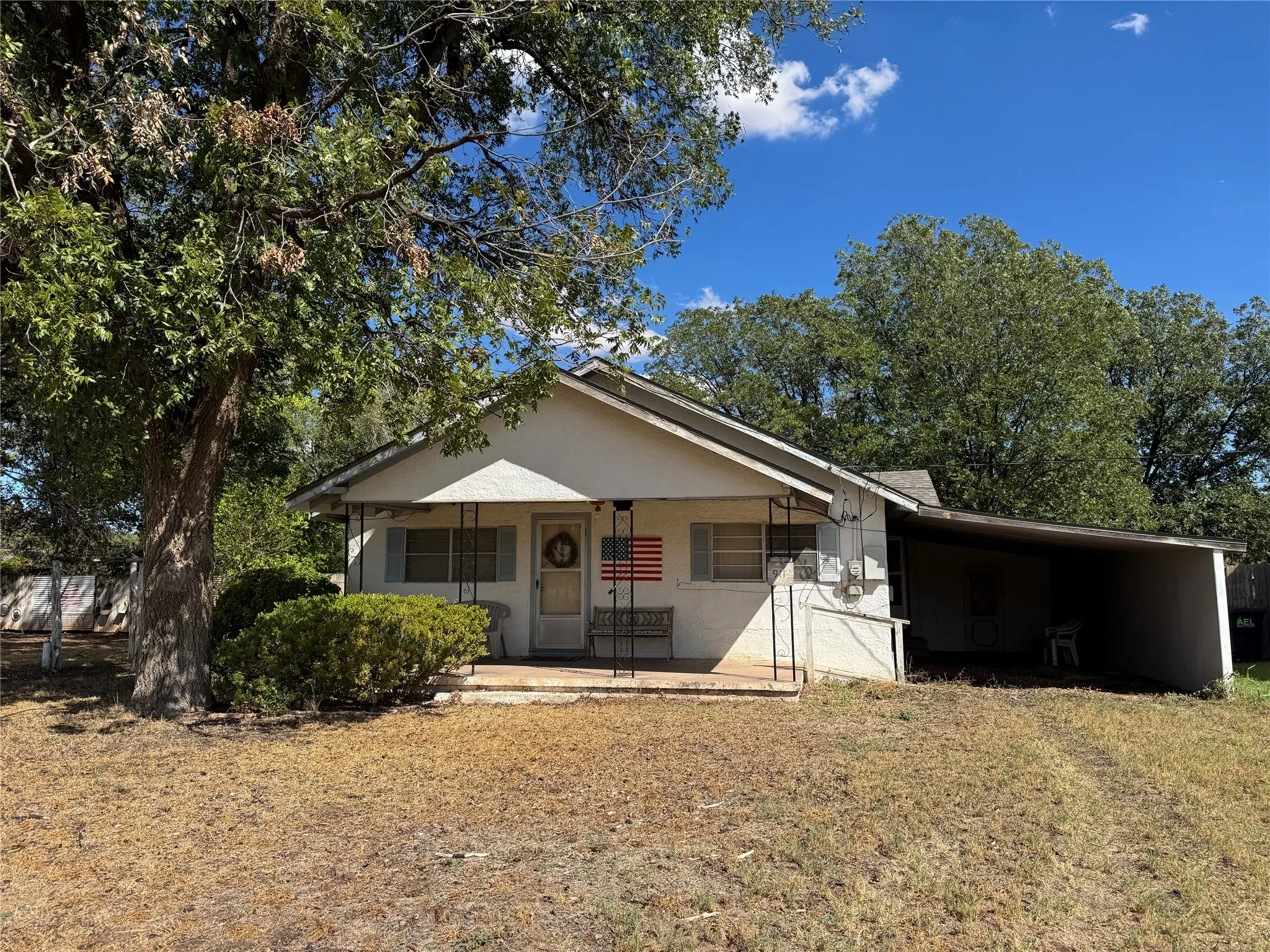 Single Family Residence For Sale in Haskell County , 911 Mccarty Avenue, Rule, Texas 79547, 2 Bedroom, 1 Bathroom, Garage spaces, 1,120 Sqft, built in 1947, mls#21401995, Real Estate Agent in Rule, Homes For Sale in Haskell county, Homes For Sale in Rule, Realtor in Rule Texas, Real Estate Brokerage Independent Realty Texas, Luminita Cordes Realtor