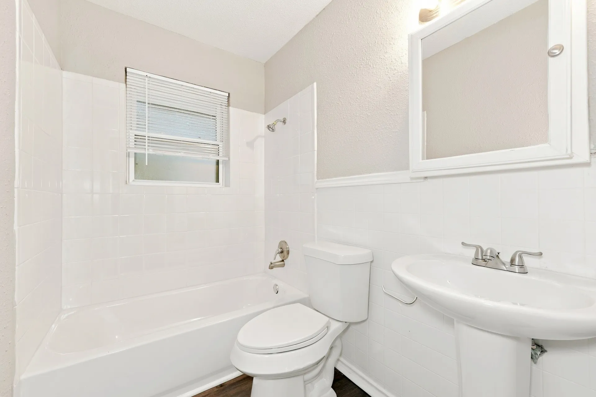 Single Family Residence For Rent in Dallas County , 319 Royal Avenue, Duncanville, Texas 75137, 4 Bedroom, 3 Bathroom, 1 Garage spaces, 1,430 Sqft, built in 1962, mls#21404655, Real Estate Agent in Duncanville, Homes For Rent in Dallas county, Homes For Rent in Duncanville, Realtor in Duncanville Texas, Real Estate Brokerage Independent Realty Texas, Luminita Cordes Realtor
