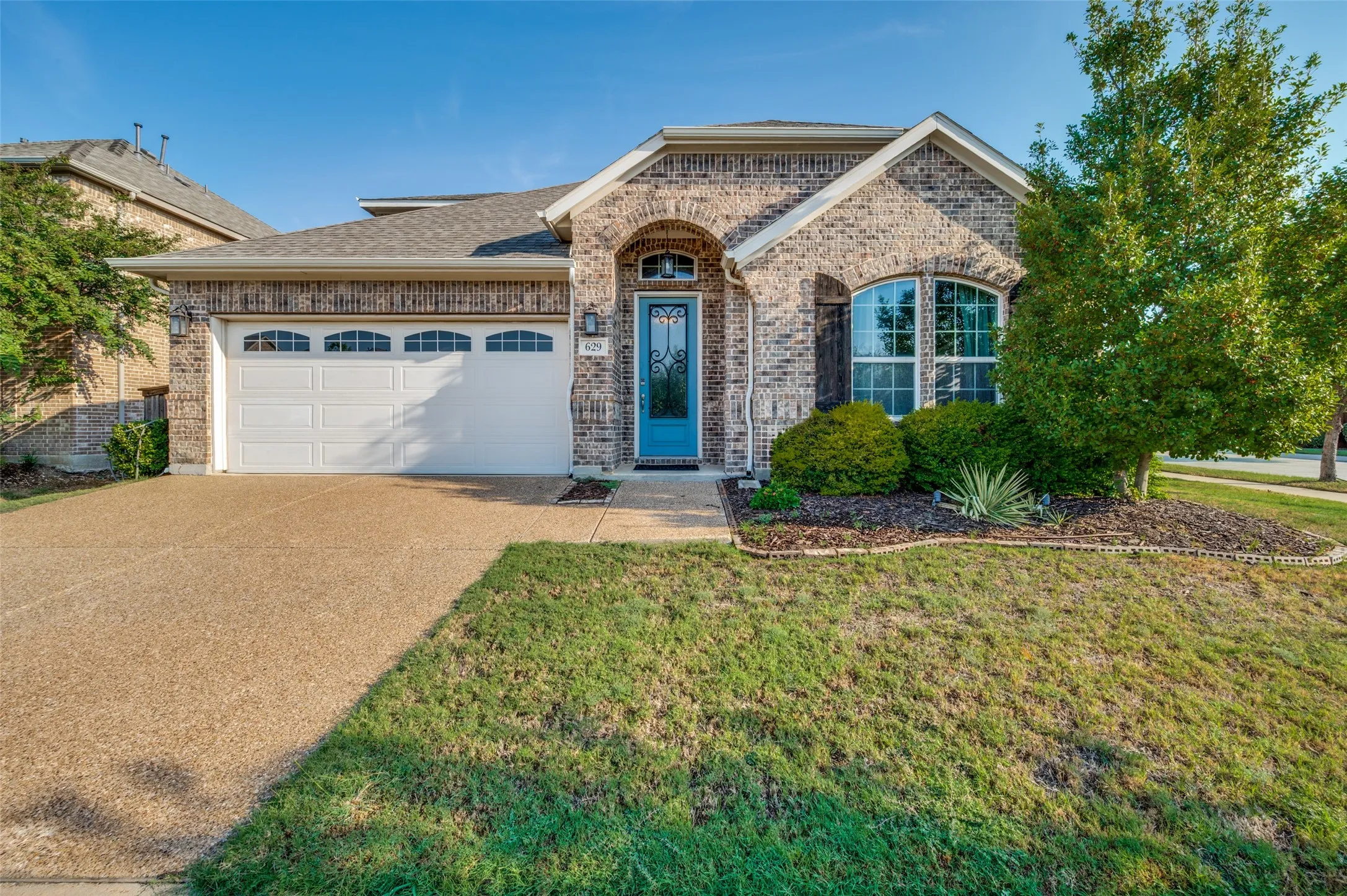 Single Family Residence For Sale in Denton County , 629 Wilmington Lane, Aubrey, Texas 76227, 4 Bedroom, 3 Bathroom, 2 Garage spaces, 2,542 Sqft, built in 2016, mls#21395526, Real Estate Agent in Aubrey, Homes For Sale in Denton county, Homes For Sale in Aubrey, Realtor in Aubrey Texas, Real Estate Brokerage Independent Realty Texas, Luminita Cordes Realtor