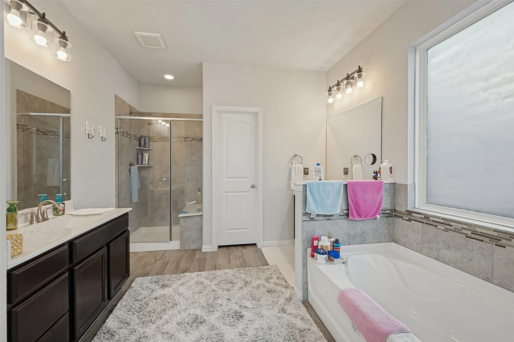 Single Family Residence For Sale in Denton County , 629 Wilmington Lane, Aubrey, Texas 76227, 4 Bedroom, 3 Bathroom, 2 Garage spaces, 2,542 Sqft, built in 2016, mls#21395526, Real Estate Agent in Aubrey, Homes For Sale in Denton county, Homes For Sale in Aubrey, Realtor in Aubrey Texas, Real Estate Brokerage Independent Realty Texas, Luminita Cordes Realtor