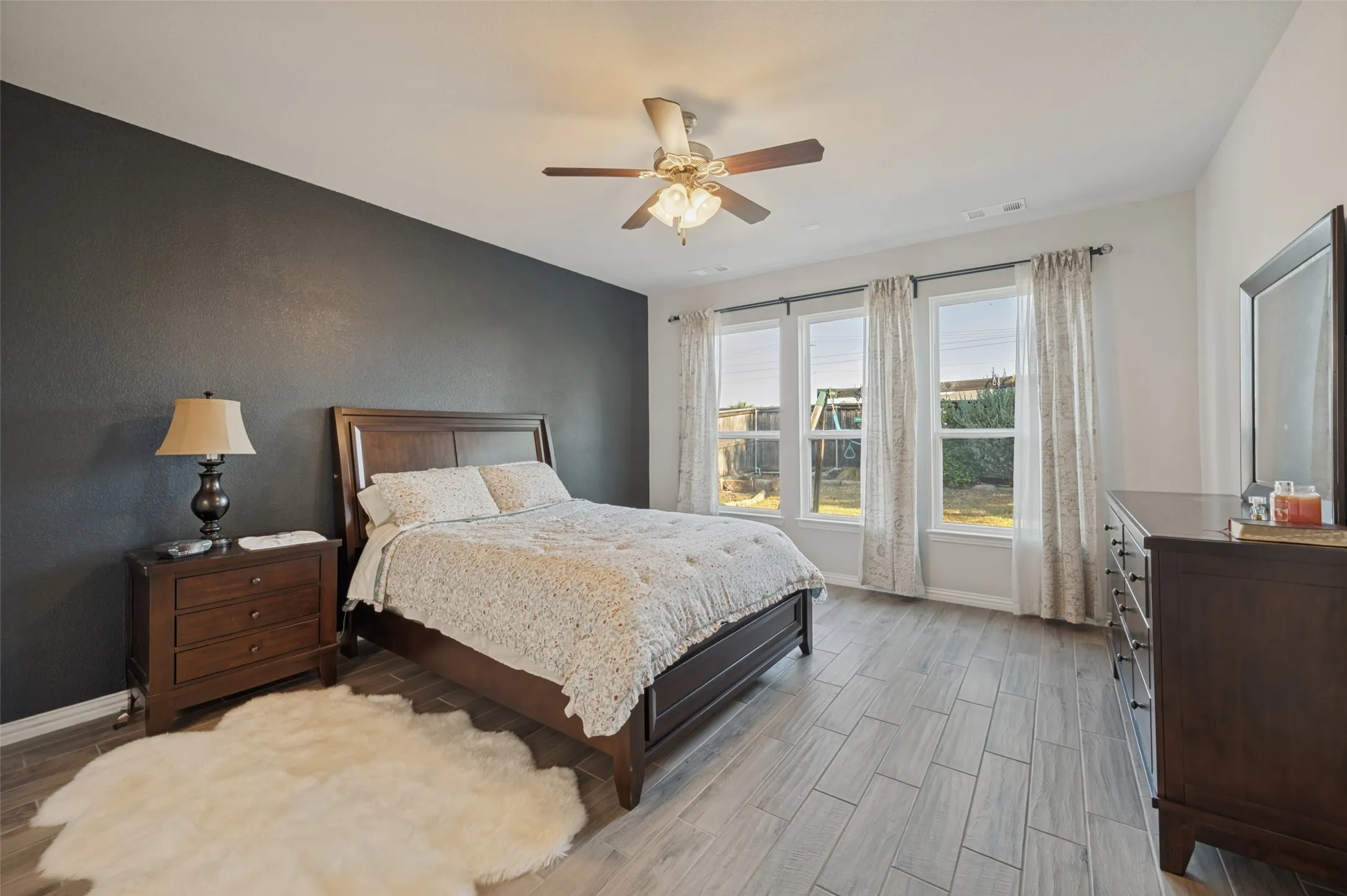 Single Family Residence For Sale in Denton County , 629 Wilmington Lane, Aubrey, Texas 76227, 4 Bedroom, 3 Bathroom, 2 Garage spaces, 2,542 Sqft, built in 2016, mls#21395526, Real Estate Agent in Aubrey, Homes For Sale in Denton county, Homes For Sale in Aubrey, Realtor in Aubrey Texas, Real Estate Brokerage Independent Realty Texas, Luminita Cordes Realtor