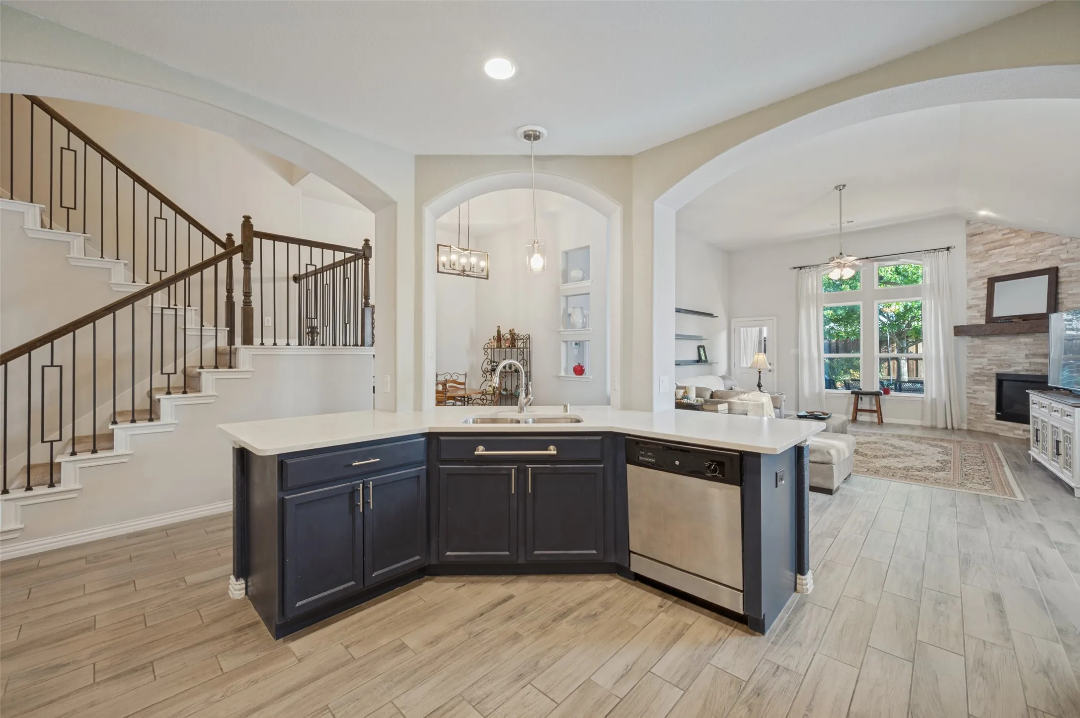 Single Family Residence For Sale in Denton County , 629 Wilmington Lane, Aubrey, Texas 76227, 4 Bedroom, 3 Bathroom, 2 Garage spaces, 2,542 Sqft, built in 2016, mls#21395526, Real Estate Agent in Aubrey, Homes For Sale in Denton county, Homes For Sale in Aubrey, Realtor in Aubrey Texas, Real Estate Brokerage Independent Realty Texas, Luminita Cordes Realtor