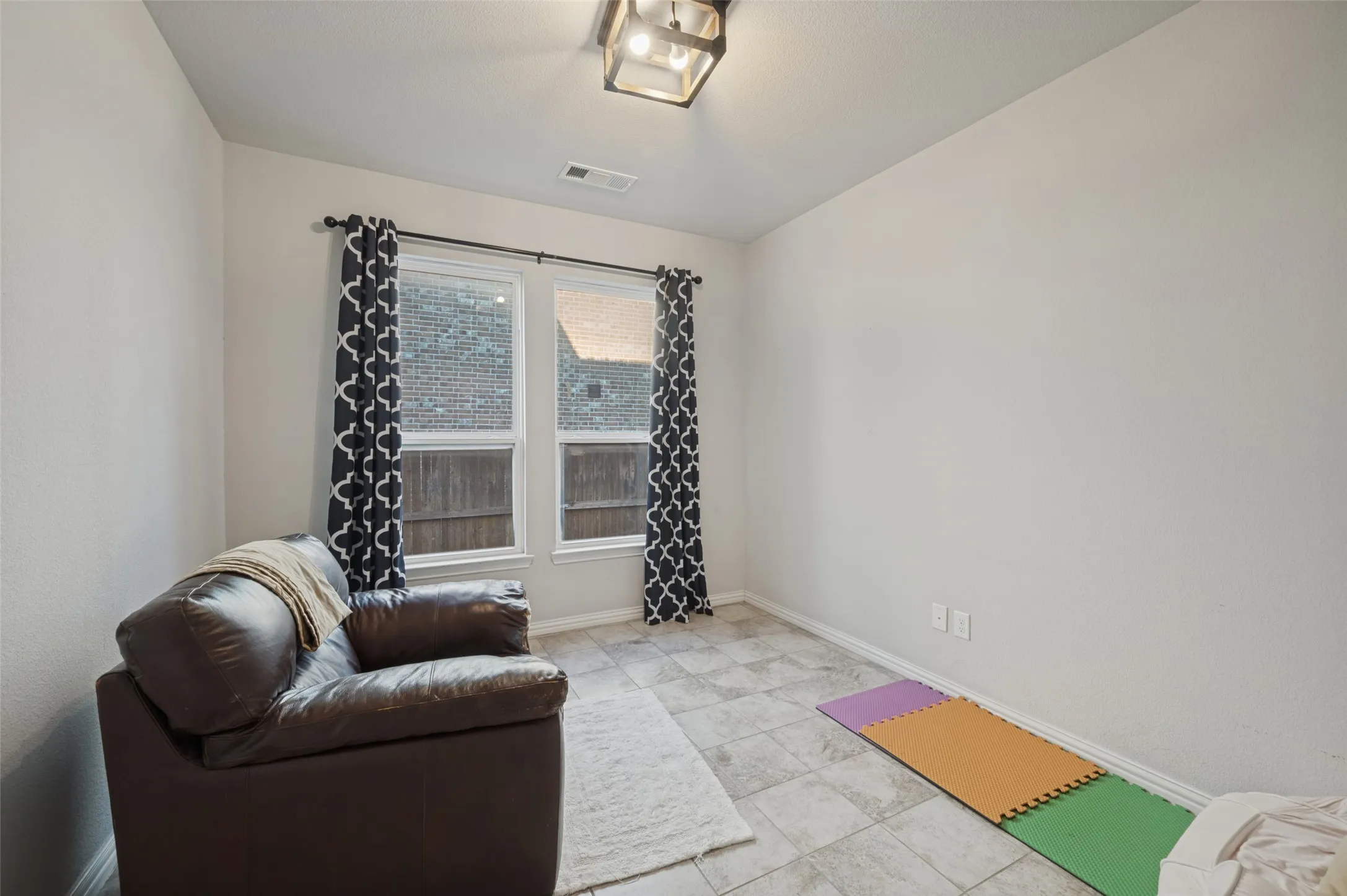 Single Family Residence For Sale in Denton County , 629 Wilmington Lane, Aubrey, Texas 76227, 4 Bedroom, 3 Bathroom, 2 Garage spaces, 2,542 Sqft, built in 2016, mls#21395526, Real Estate Agent in Aubrey, Homes For Sale in Denton county, Homes For Sale in Aubrey, Realtor in Aubrey Texas, Real Estate Brokerage Independent Realty Texas, Luminita Cordes Realtor