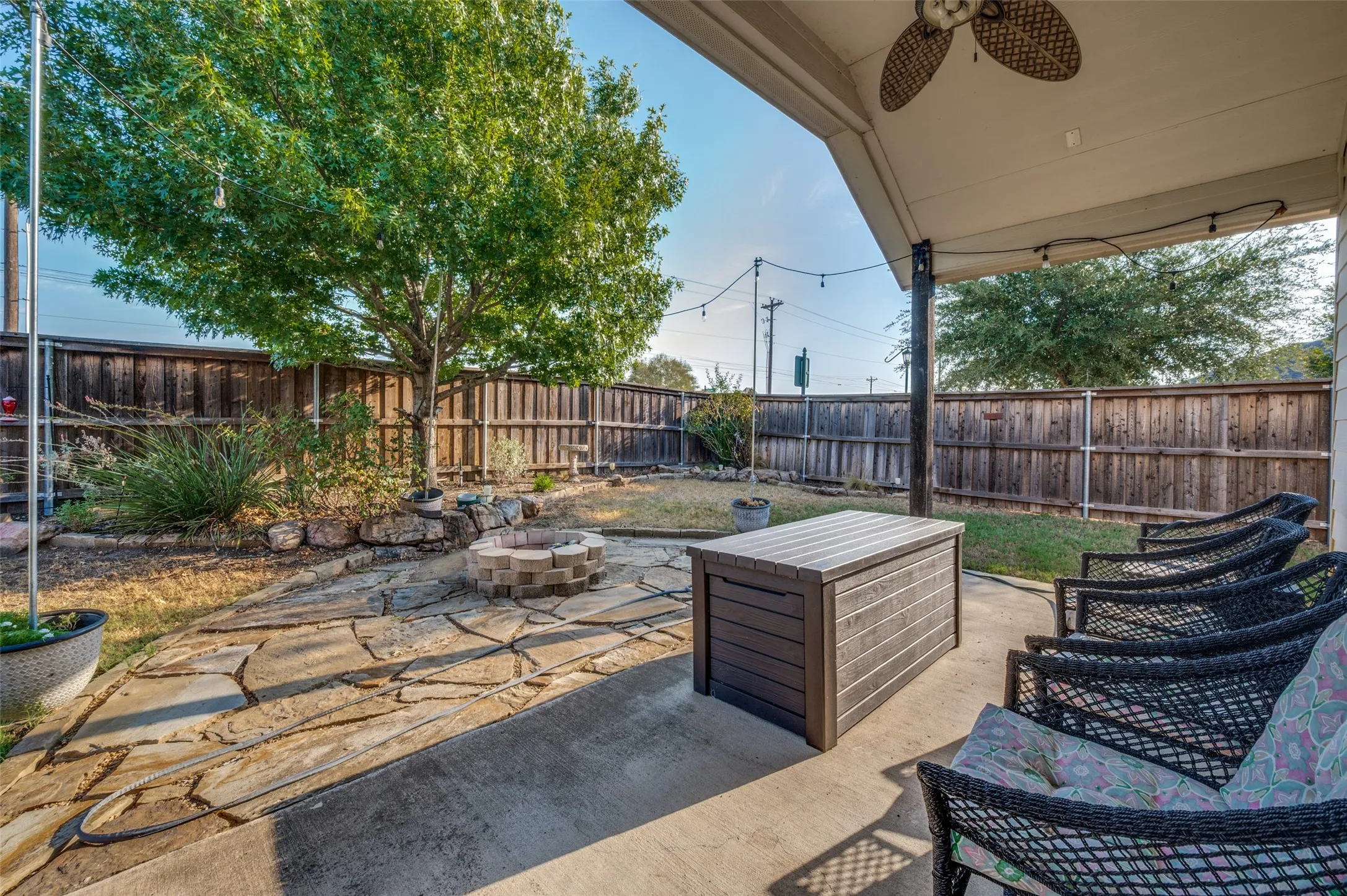 Single Family Residence For Sale in Denton County , 629 Wilmington Lane, Aubrey, Texas 76227, 4 Bedroom, 3 Bathroom, 2 Garage spaces, 2,542 Sqft, built in 2016, mls#21395526, Real Estate Agent in Aubrey, Homes For Sale in Denton county, Homes For Sale in Aubrey, Realtor in Aubrey Texas, Real Estate Brokerage Independent Realty Texas, Luminita Cordes Realtor