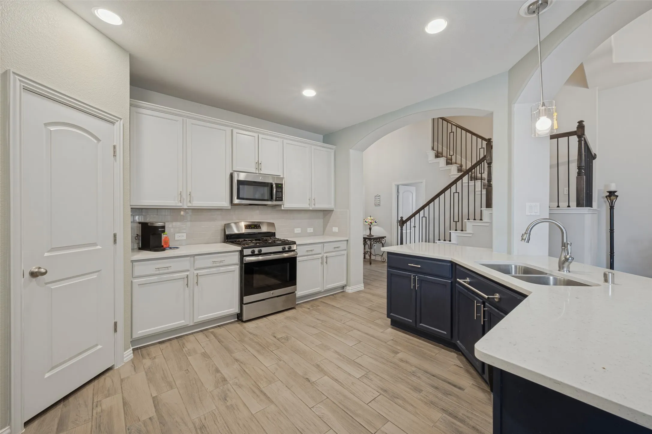 Single Family Residence For Sale in Denton County , 629 Wilmington Lane, Aubrey, Texas 76227, 4 Bedroom, 3 Bathroom, 2 Garage spaces, 2,542 Sqft, built in 2016, mls#21395526, Real Estate Agent in Aubrey, Homes For Sale in Denton county, Homes For Sale in Aubrey, Realtor in Aubrey Texas, Real Estate Brokerage Independent Realty Texas, Luminita Cordes Realtor