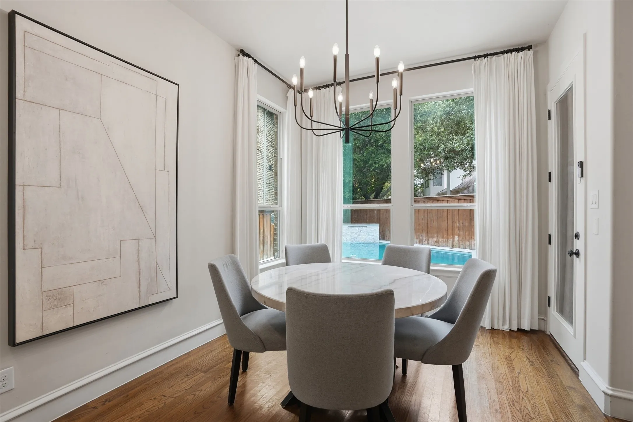 Breakfast nook overlooking the pool