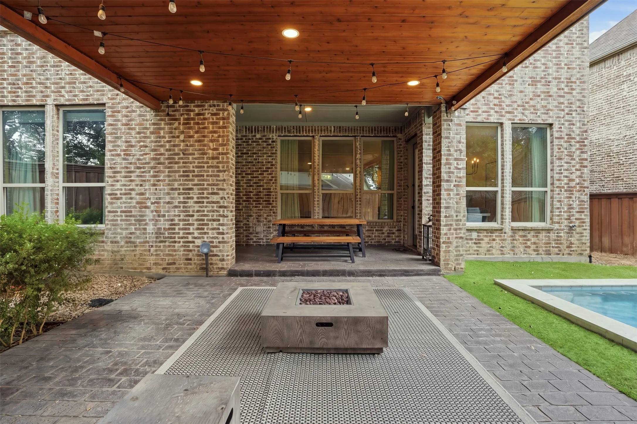 The ideal outdoor entertaining space!