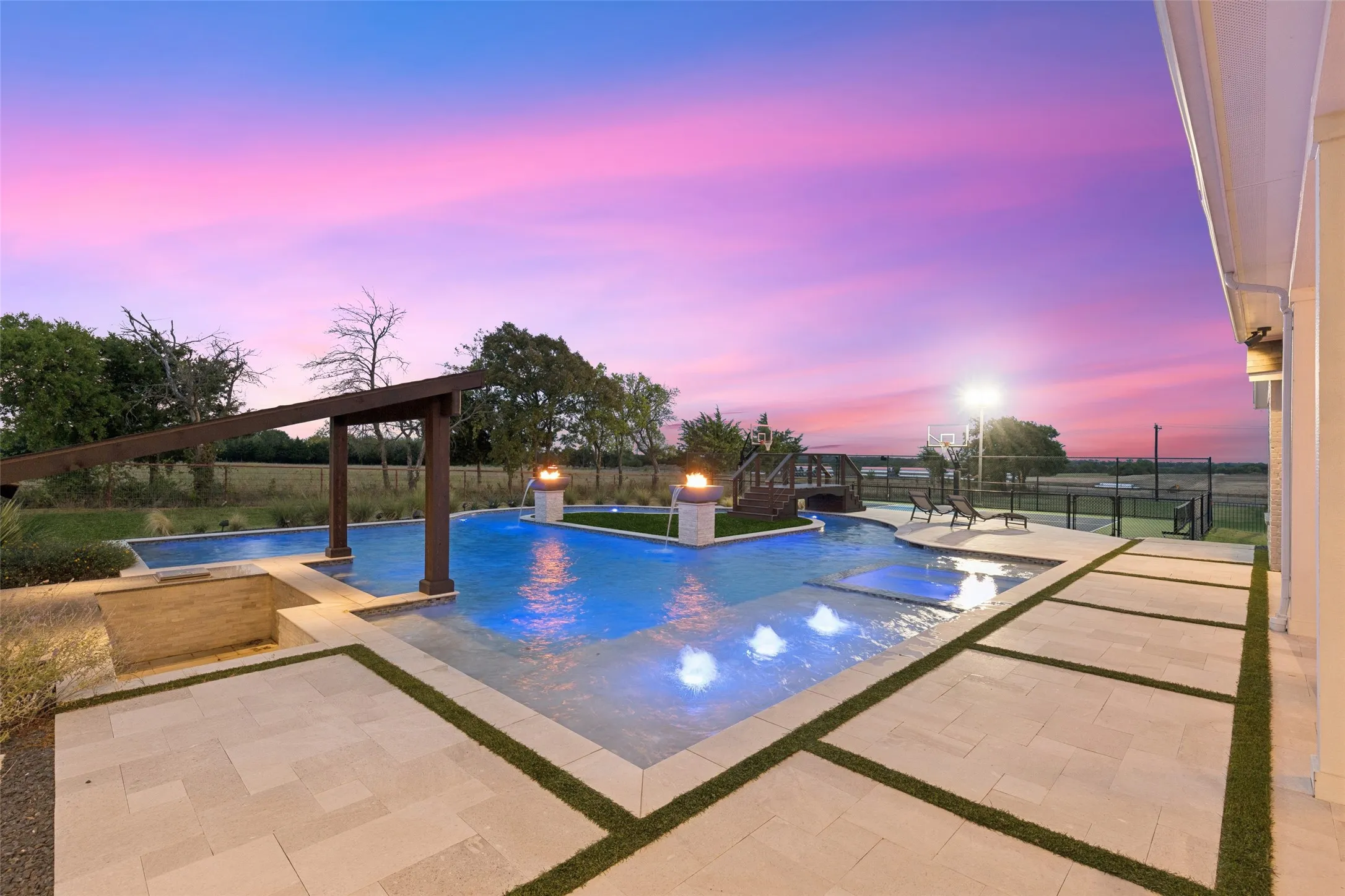 Single Family Residence For Sale in Collin County , 1820 Bobcat Trail, Celina, Texas 75009, 5 Bedroom, 6 Bathroom, 4 Garage spaces, 5,117 Sqft, built in 2023, mls#21402737, Real Estate Agent in Celina, Homes For Sale in Collin county, Homes For Sale in Celina, Realtor in Celina Texas, Real Estate Brokerage Independent Realty Texas, Luminita Cordes Realtor