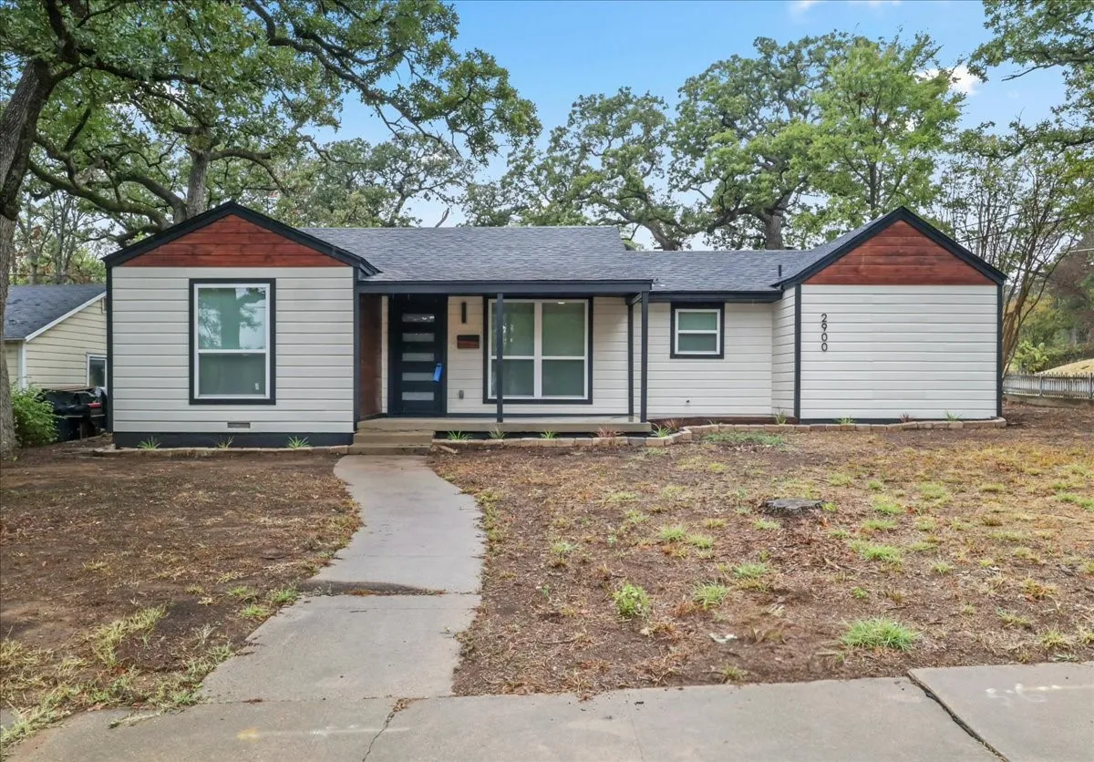 Single Family Residence For Sale in Tarrant County , 2900 Hunter Street, Fort Worth, Texas 76112, 4 Bedroom, 2 Bathroom, Garage spaces, 1,539 Sqft, built in 1948, mls#21404672, Real Estate Agent in Fort Worth, Homes For Sale in Tarrant county, Homes For Sale in Fort Worth, Realtor in Fort Worth Texas, Real Estate Brokerage Independent Realty Texas, Luminita Cordes Realtor