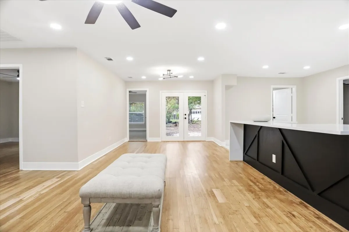 Single Family Residence For Sale in Tarrant County , 2900 Hunter Street, Fort Worth, Texas 76112, 4 Bedroom, 2 Bathroom, Garage spaces, 1,539 Sqft, built in 1948, mls#21404672, Real Estate Agent in Fort Worth, Homes For Sale in Tarrant county, Homes For Sale in Fort Worth, Realtor in Fort Worth Texas, Real Estate Brokerage Independent Realty Texas, Luminita Cordes Realtor