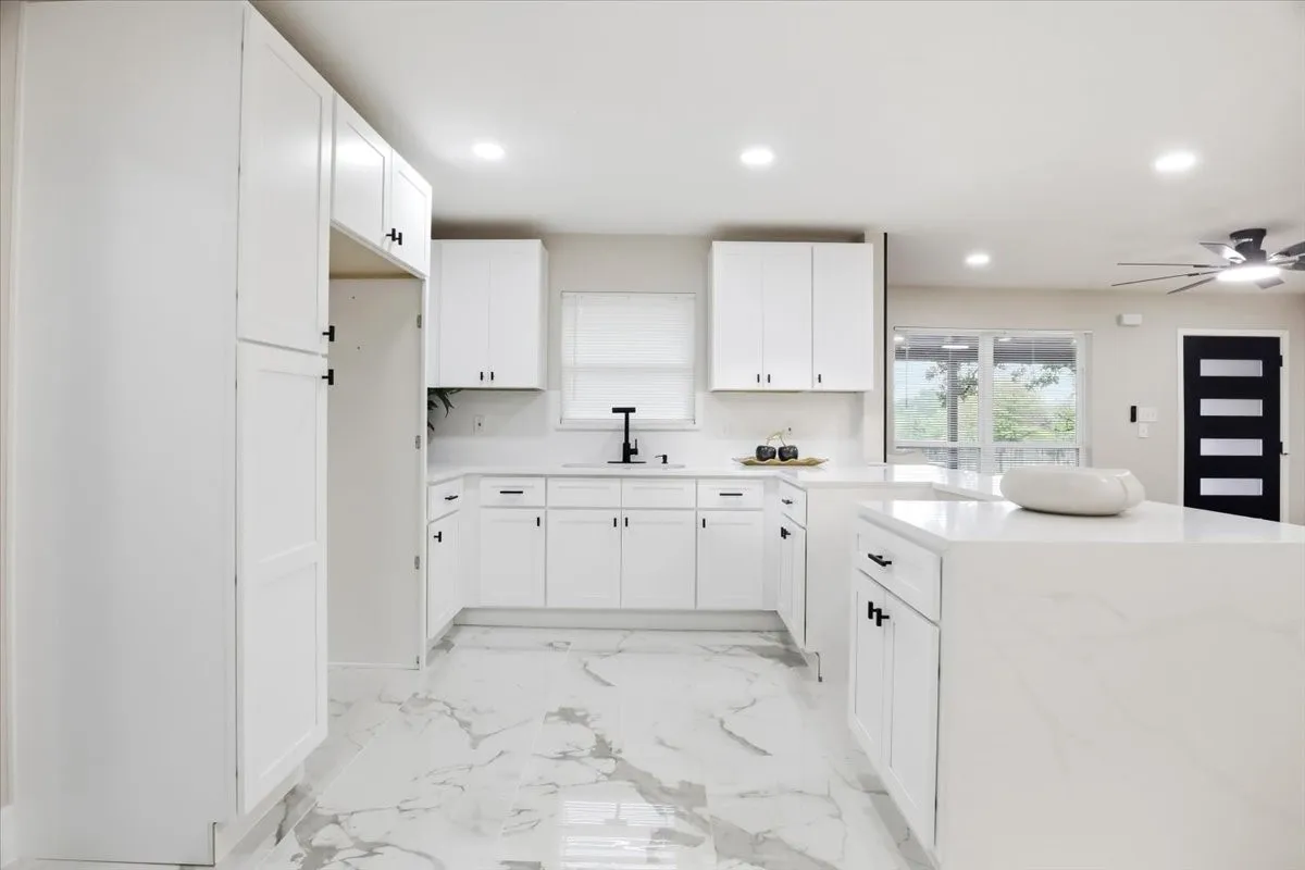 Single Family Residence For Sale in Tarrant County , 2900 Hunter Street, Fort Worth, Texas 76112, 4 Bedroom, 2 Bathroom, Garage spaces, 1,539 Sqft, built in 1948, mls#21404672, Real Estate Agent in Fort Worth, Homes For Sale in Tarrant county, Homes For Sale in Fort Worth, Realtor in Fort Worth Texas, Real Estate Brokerage Independent Realty Texas, Luminita Cordes Realtor