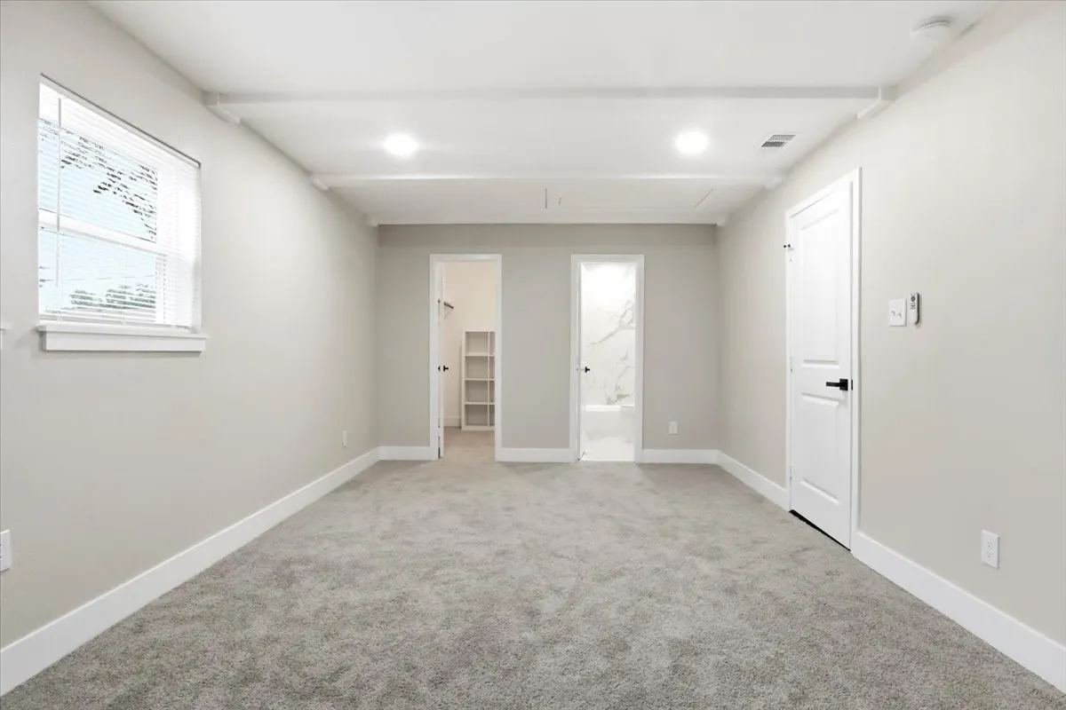 Single Family Residence For Sale in Tarrant County , 2900 Hunter Street, Fort Worth, Texas 76112, 4 Bedroom, 2 Bathroom, Garage spaces, 1,539 Sqft, built in 1948, mls#21404672, Real Estate Agent in Fort Worth, Homes For Sale in Tarrant county, Homes For Sale in Fort Worth, Realtor in Fort Worth Texas, Real Estate Brokerage Independent Realty Texas, Luminita Cordes Realtor