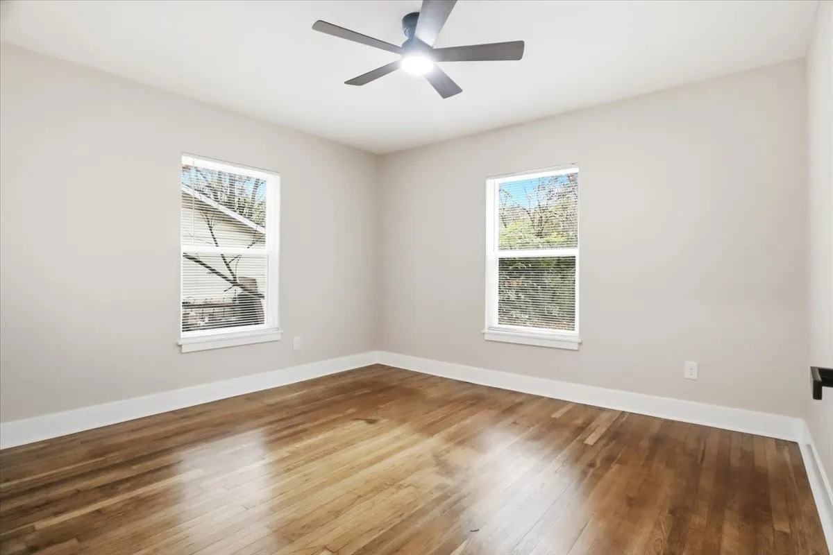 Single Family Residence For Sale in Tarrant County , 2900 Hunter Street, Fort Worth, Texas 76112, 4 Bedroom, 2 Bathroom, Garage spaces, 1,539 Sqft, built in 1948, mls#21404672, Real Estate Agent in Fort Worth, Homes For Sale in Tarrant county, Homes For Sale in Fort Worth, Realtor in Fort Worth Texas, Real Estate Brokerage Independent Realty Texas, Luminita Cordes Realtor