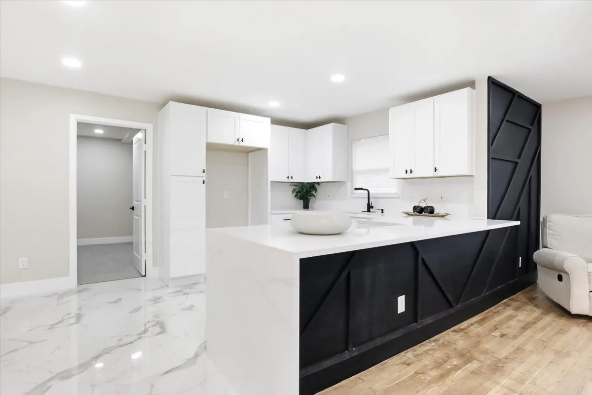 Single Family Residence For Sale in Tarrant County , 2900 Hunter Street, Fort Worth, Texas 76112, 4 Bedroom, 2 Bathroom, Garage spaces, 1,539 Sqft, built in 1948, mls#21404672, Real Estate Agent in Fort Worth, Homes For Sale in Tarrant county, Homes For Sale in Fort Worth, Realtor in Fort Worth Texas, Real Estate Brokerage Independent Realty Texas, Luminita Cordes Realtor