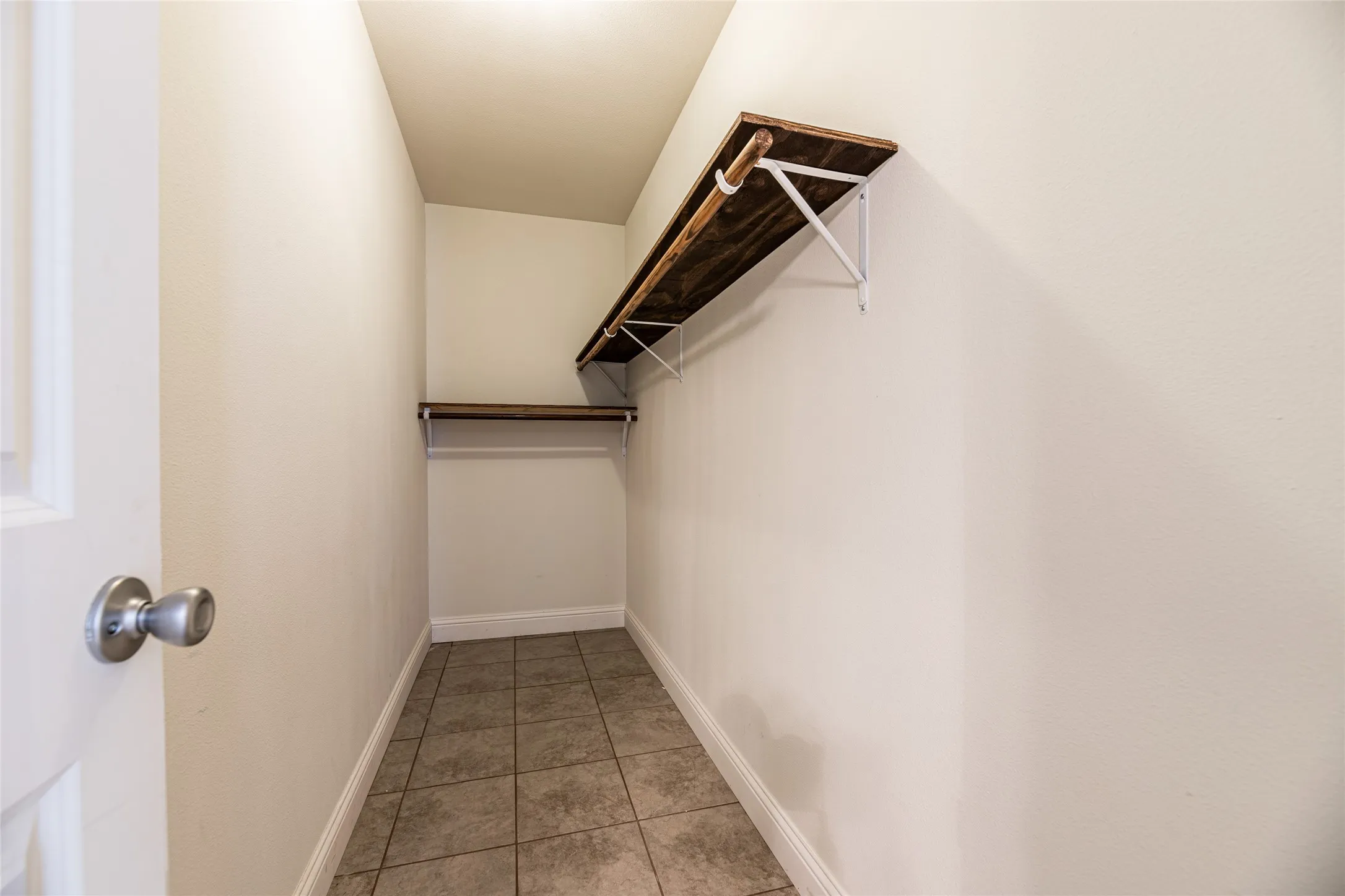 Duplex For Rent in Tarrant County , 7327 Colonial Drive, Forest Hill, Texas 76140, 3 Bedroom, 2 Bathroom, 1 Garage spaces, 1,082 Sqft, built in 2018, mls#21404674, Real Estate Agent in Forest Hill, Homes For Rent in Tarrant county, Homes For Rent in Forest Hill, Realtor in Forest Hill Texas, Real Estate Brokerage Independent Realty Texas, Luminita Cordes Realtor