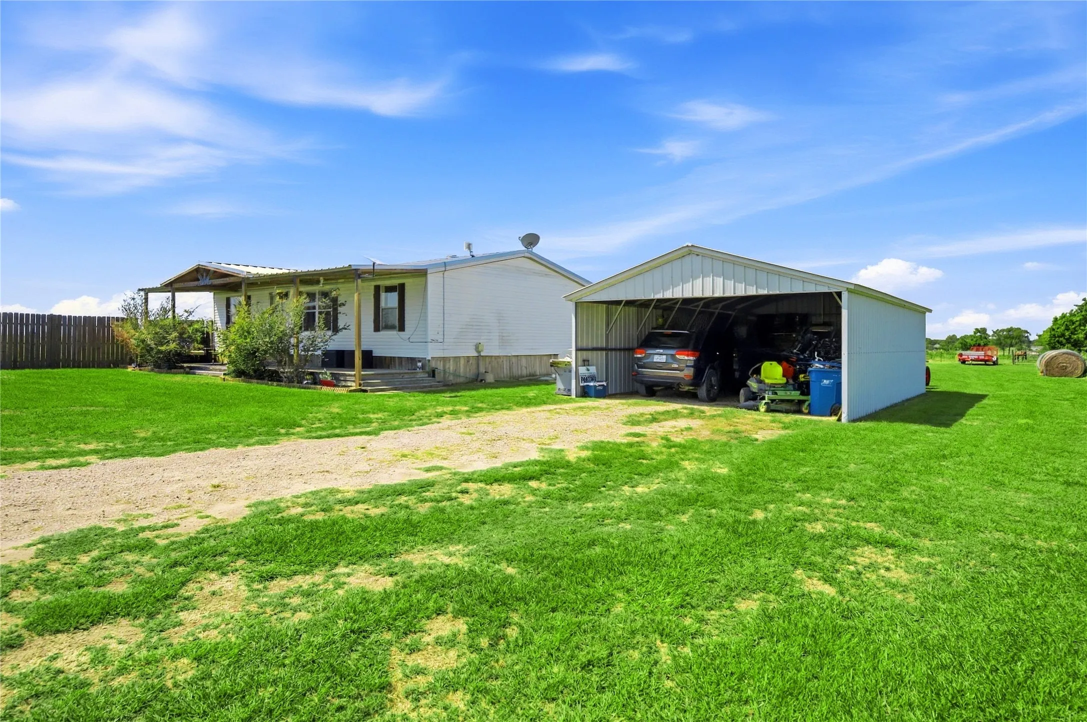 Mobile Home For Sale in Van Zandt County , 455 VZ County Road 2421, Canton, Texas 75103, 2 Bedroom, 2 Bathroom, Garage spaces, 1,120 Sqft, built in 2000, mls#21400015, Real Estate Agent in Canton, Homes For Sale in Van Zandt county, Homes For Sale in Canton, Realtor in Canton Texas, Real Estate Brokerage Independent Realty Texas, Luminita Cordes Realtor