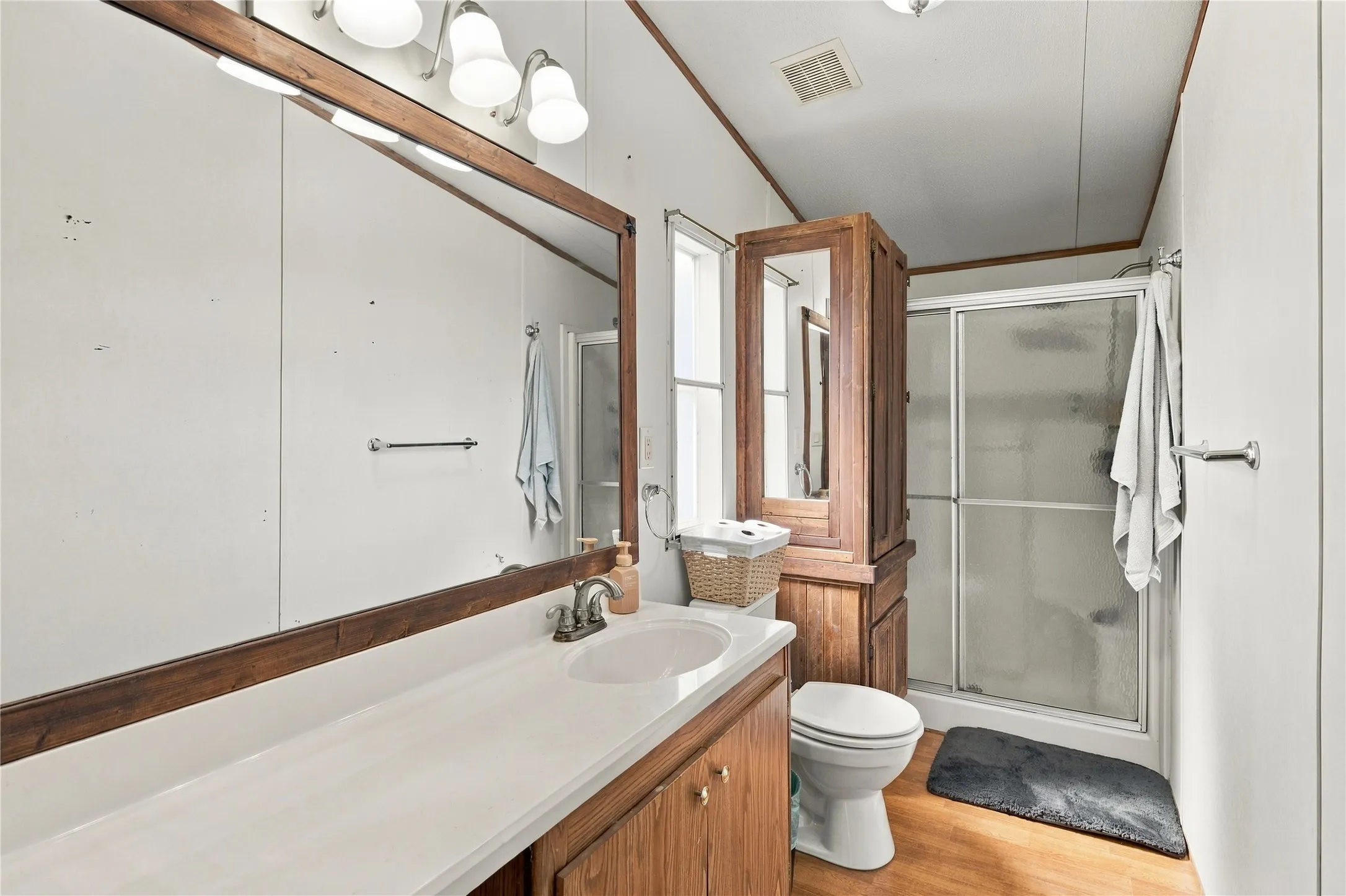 Mobile Home For Sale in Van Zandt County , 455 VZ County Road 2421, Canton, Texas 75103, 2 Bedroom, 2 Bathroom, Garage spaces, 1,120 Sqft, built in 2000, mls#21400015, Real Estate Agent in Canton, Homes For Sale in Van Zandt county, Homes For Sale in Canton, Realtor in Canton Texas, Real Estate Brokerage Independent Realty Texas, Luminita Cordes Realtor