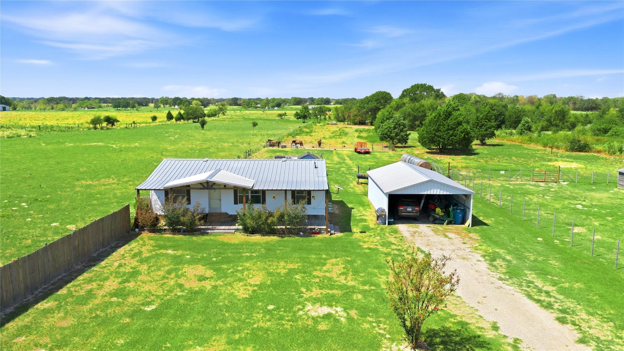 Mobile Home For Sale in Van Zandt County , 455 VZ County Road 2421, Canton, Texas 75103, 2 Bedroom, 2 Bathroom, Garage spaces, 1,120 Sqft, built in 2000, mls#21400015, Real Estate Agent in Canton, Homes For Sale in Van Zandt county, Homes For Sale in Canton, Realtor in Canton Texas, Real Estate Brokerage Independent Realty Texas, Luminita Cordes Realtor
