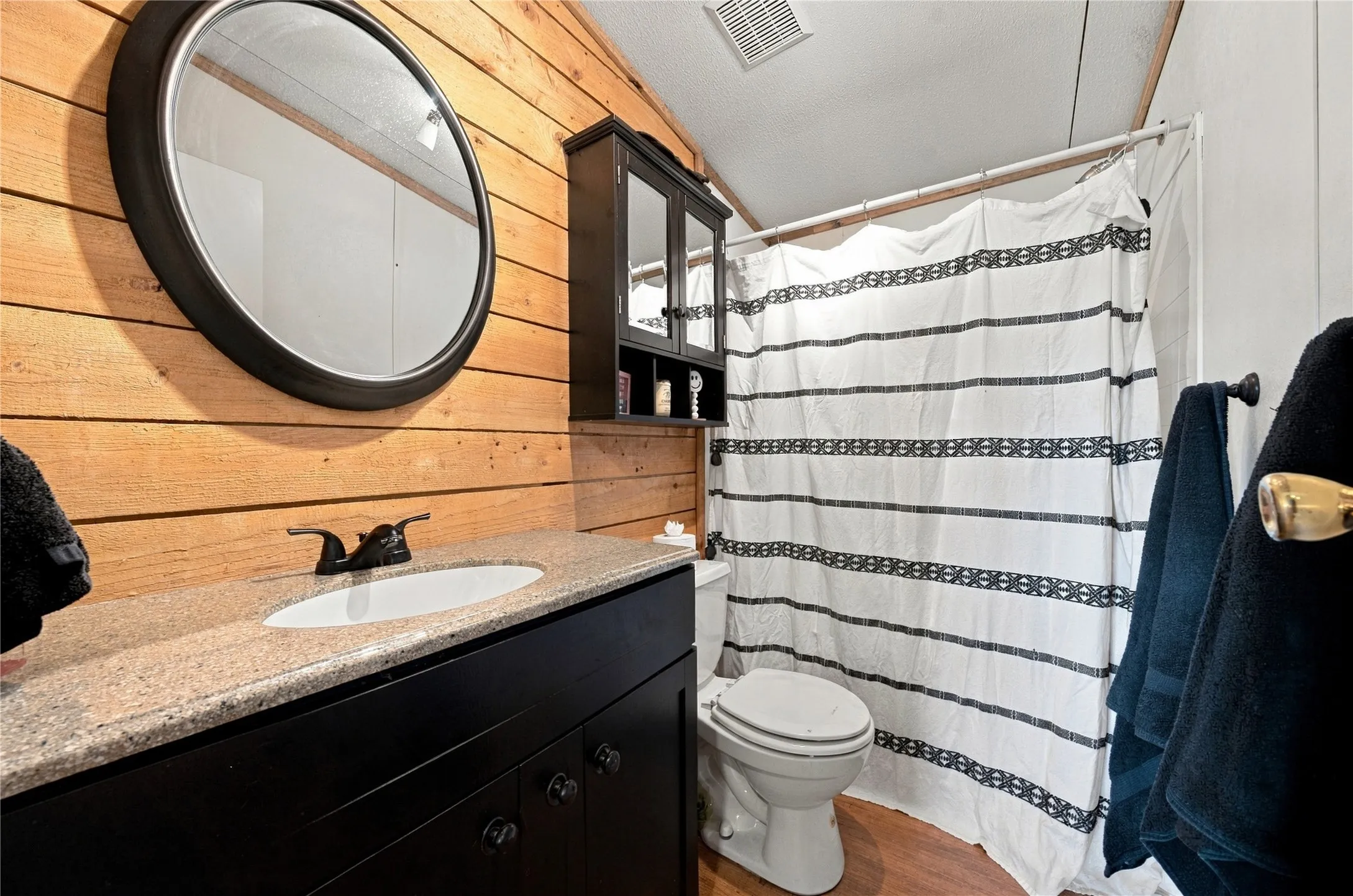 Mobile Home For Sale in Van Zandt County , 455 VZ County Road 2421, Canton, Texas 75103, 2 Bedroom, 2 Bathroom, Garage spaces, 1,120 Sqft, built in 2000, mls#21400015, Real Estate Agent in Canton, Homes For Sale in Van Zandt county, Homes For Sale in Canton, Realtor in Canton Texas, Real Estate Brokerage Independent Realty Texas, Luminita Cordes Realtor