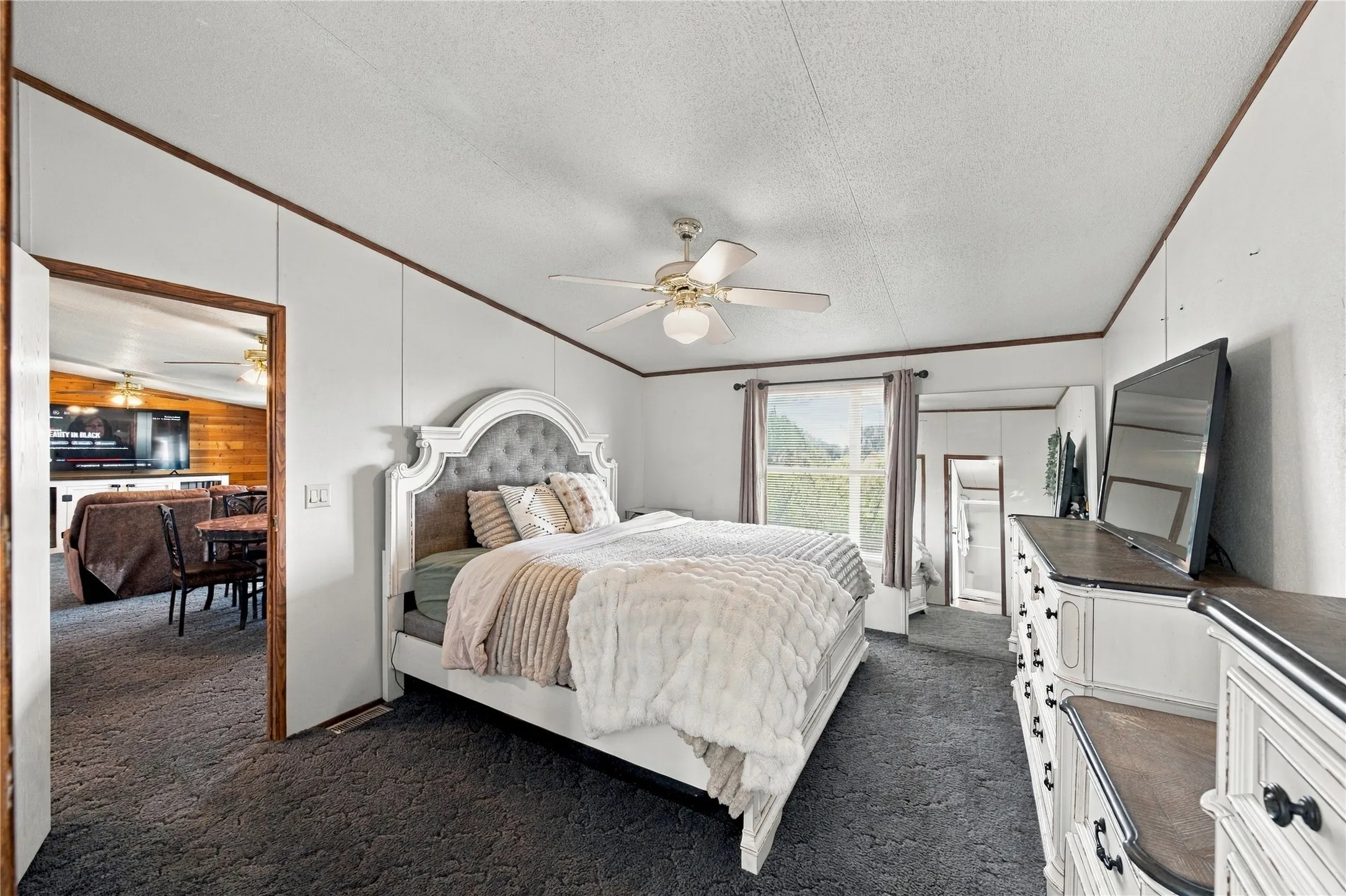 Mobile Home For Sale in Van Zandt County , 455 VZ County Road 2421, Canton, Texas 75103, 2 Bedroom, 2 Bathroom, Garage spaces, 1,120 Sqft, built in 2000, mls#21400015, Real Estate Agent in Canton, Homes For Sale in Van Zandt county, Homes For Sale in Canton, Realtor in Canton Texas, Real Estate Brokerage Independent Realty Texas, Luminita Cordes Realtor