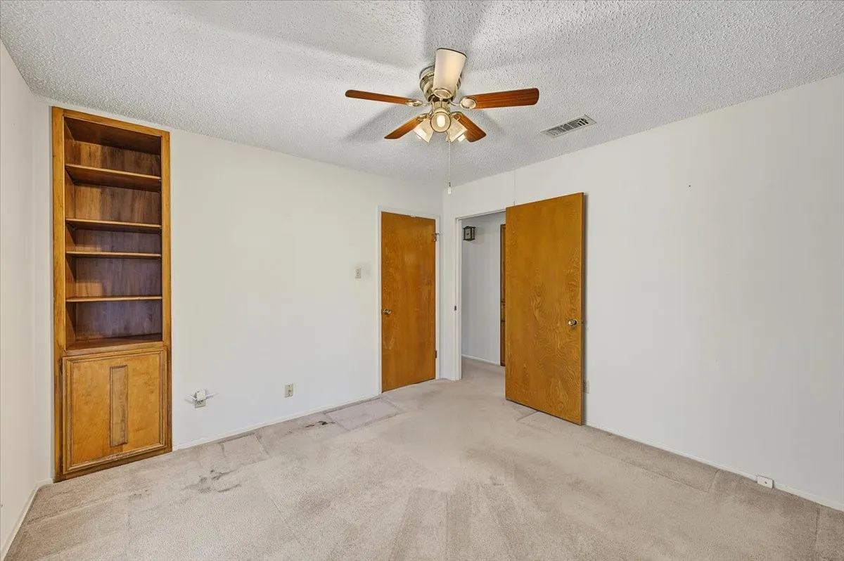 Single Family Residence For Sale in Tarrant County , 3845 Delmas Drive, Benbrook, Texas 76116, 3 Bedroom, 3 Bathroom, 2 Garage spaces, 1,787 Sqft, built in 1971, mls#21399145, Real Estate Agent in Benbrook, Homes For Sale in Tarrant county, Homes For Sale in Benbrook, Realtor in Benbrook Texas, Real Estate Brokerage Independent Realty Texas, Luminita Cordes Realtor