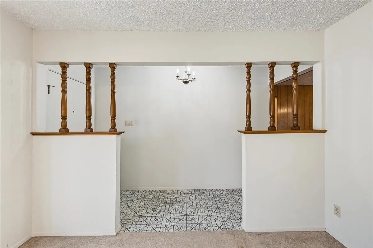 Single Family Residence For Sale in Tarrant County , 3845 Delmas Drive, Benbrook, Texas 76116, 3 Bedroom, 3 Bathroom, 2 Garage spaces, 1,787 Sqft, built in 1971, mls#21399145, Real Estate Agent in Benbrook, Homes For Sale in Tarrant county, Homes For Sale in Benbrook, Realtor in Benbrook Texas, Real Estate Brokerage Independent Realty Texas, Luminita Cordes Realtor