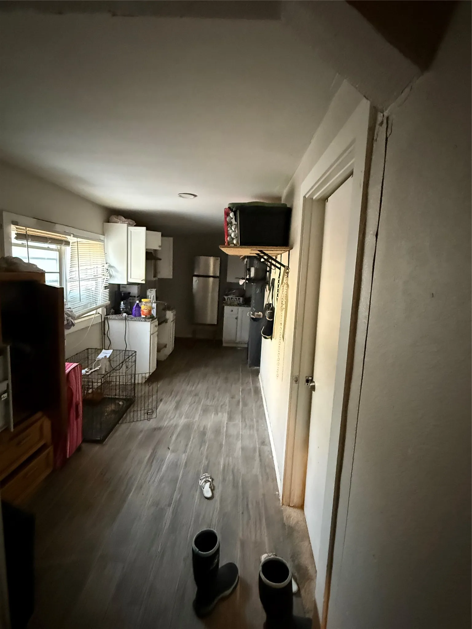 Single Family Residence For Sale in Tarrant County , 4100 Chickasaw Avenue, Fort Worth, Texas 76119, 3 Bedroom, 2 Bathroom, Garage spaces, 1,170 Sqft, built in 1952, mls#21404680, Real Estate Agent in Fort Worth, Homes For Sale in Tarrant county, Homes For Sale in Fort Worth, Realtor in Fort Worth Texas, Real Estate Brokerage Independent Realty Texas, Luminita Cordes Realtor