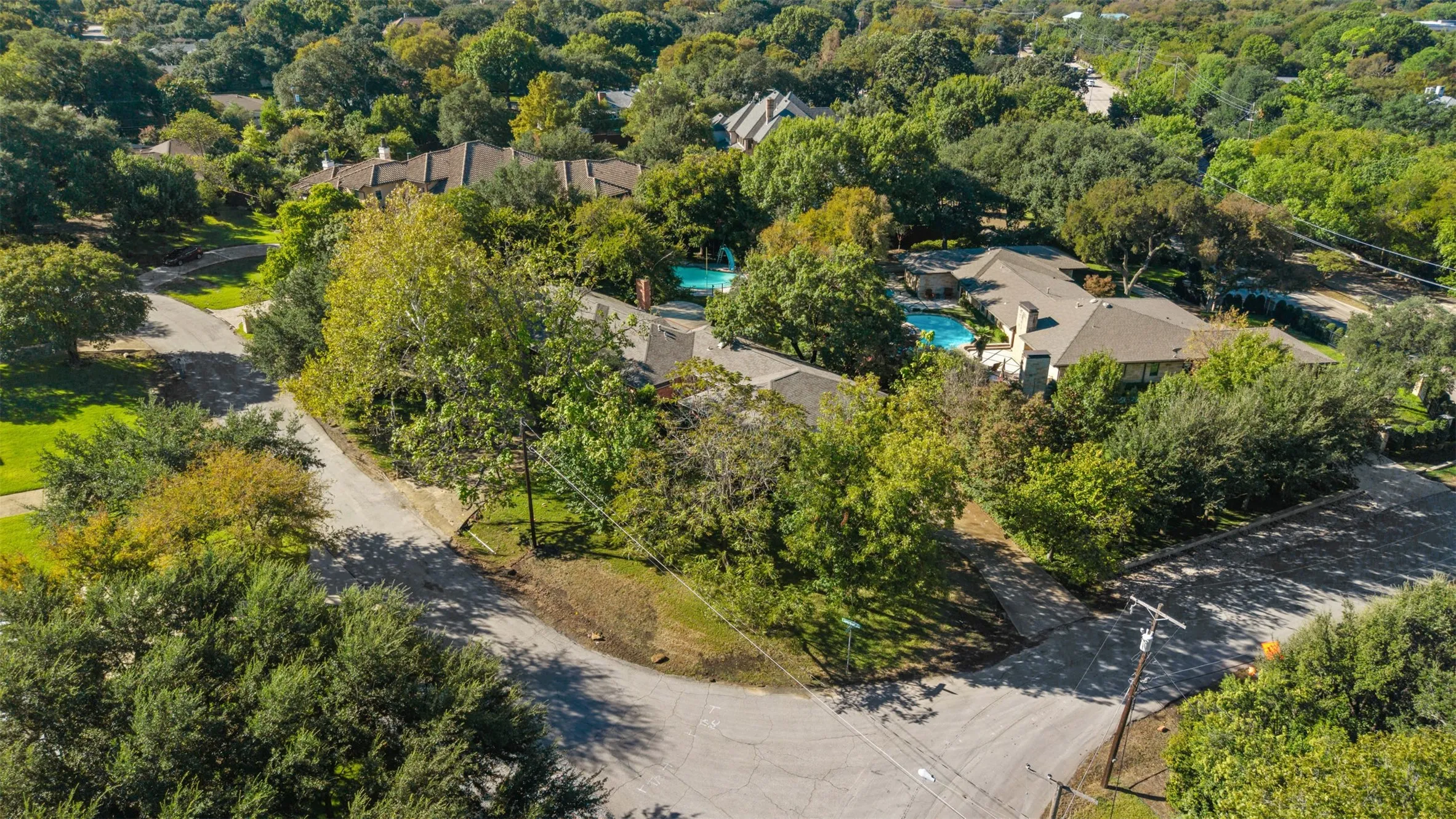 Single Family Residence For Sale in Dallas County , 7010 S Janmar Drive, Dallas, Texas 75230, 6 Bedroom, 4 Bathroom, 3 Garage spaces, 3,193 Sqft, built in 1958, mls#21404600, Real Estate Agent in Dallas, Homes For Sale in Dallas county, Homes For Sale in Dallas, Realtor in Dallas Texas, Real Estate Brokerage Independent Realty Texas, Luminita Cordes Realtor