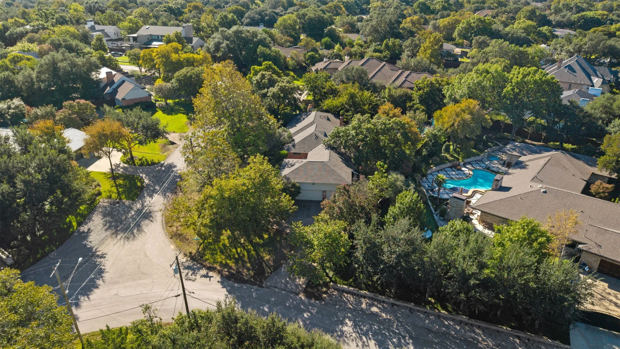 Single Family Residence For Sale in Dallas County , 7010 S Janmar Drive, Dallas, Texas 75230, 6 Bedroom, 4 Bathroom, 3 Garage spaces, 3,193 Sqft, built in 1958, mls#21404600, Real Estate Agent in Dallas, Homes For Sale in Dallas county, Homes For Sale in Dallas, Realtor in Dallas Texas, Real Estate Brokerage Independent Realty Texas, Luminita Cordes Realtor