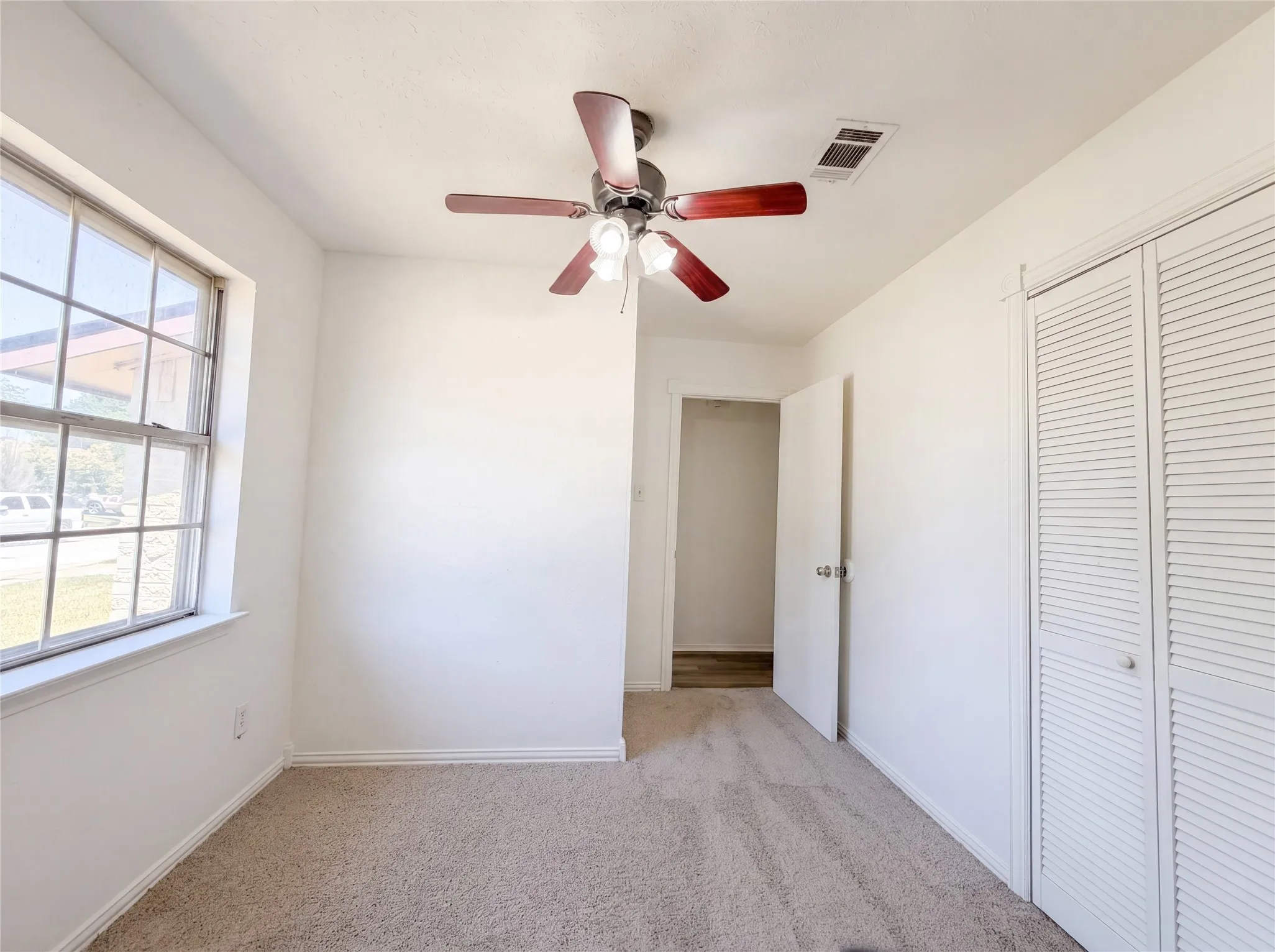 Single Family Residence For Sale in Tarrant County , 1500 Janann Avenue, Arlington, Texas 76014, 3 Bedroom, 2 Bathroom, 2 Garage spaces, 1,129 Sqft, built in 1966, mls#21404677, Real Estate Agent in Arlington, Homes For Sale in Tarrant county, Homes For Sale in Arlington, Realtor in Arlington Texas, Real Estate Brokerage Independent Realty Texas, Luminita Cordes Realtor