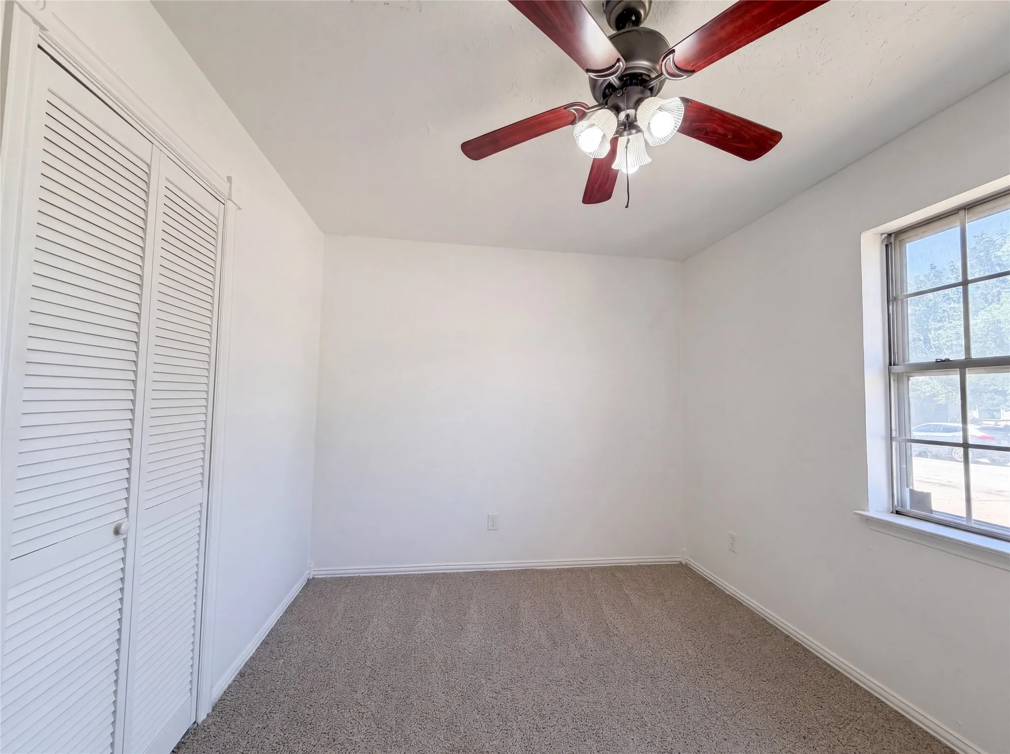 Single Family Residence For Sale in Tarrant County , 1500 Janann Avenue, Arlington, Texas 76014, 3 Bedroom, 2 Bathroom, 2 Garage spaces, 1,129 Sqft, built in 1966, mls#21404677, Real Estate Agent in Arlington, Homes For Sale in Tarrant county, Homes For Sale in Arlington, Realtor in Arlington Texas, Real Estate Brokerage Independent Realty Texas, Luminita Cordes Realtor