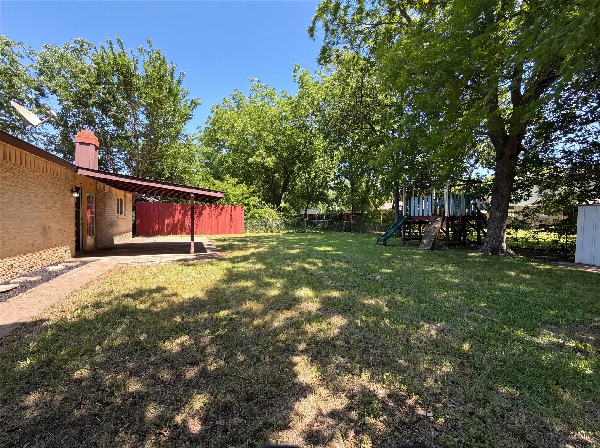 Single Family Residence For Sale in Tarrant County , 1500 Janann Avenue, Arlington, Texas 76014, 3 Bedroom, 2 Bathroom, 2 Garage spaces, 1,129 Sqft, built in 1966, mls#21404677, Real Estate Agent in Arlington, Homes For Sale in Tarrant county, Homes For Sale in Arlington, Realtor in Arlington Texas, Real Estate Brokerage Independent Realty Texas, Luminita Cordes Realtor